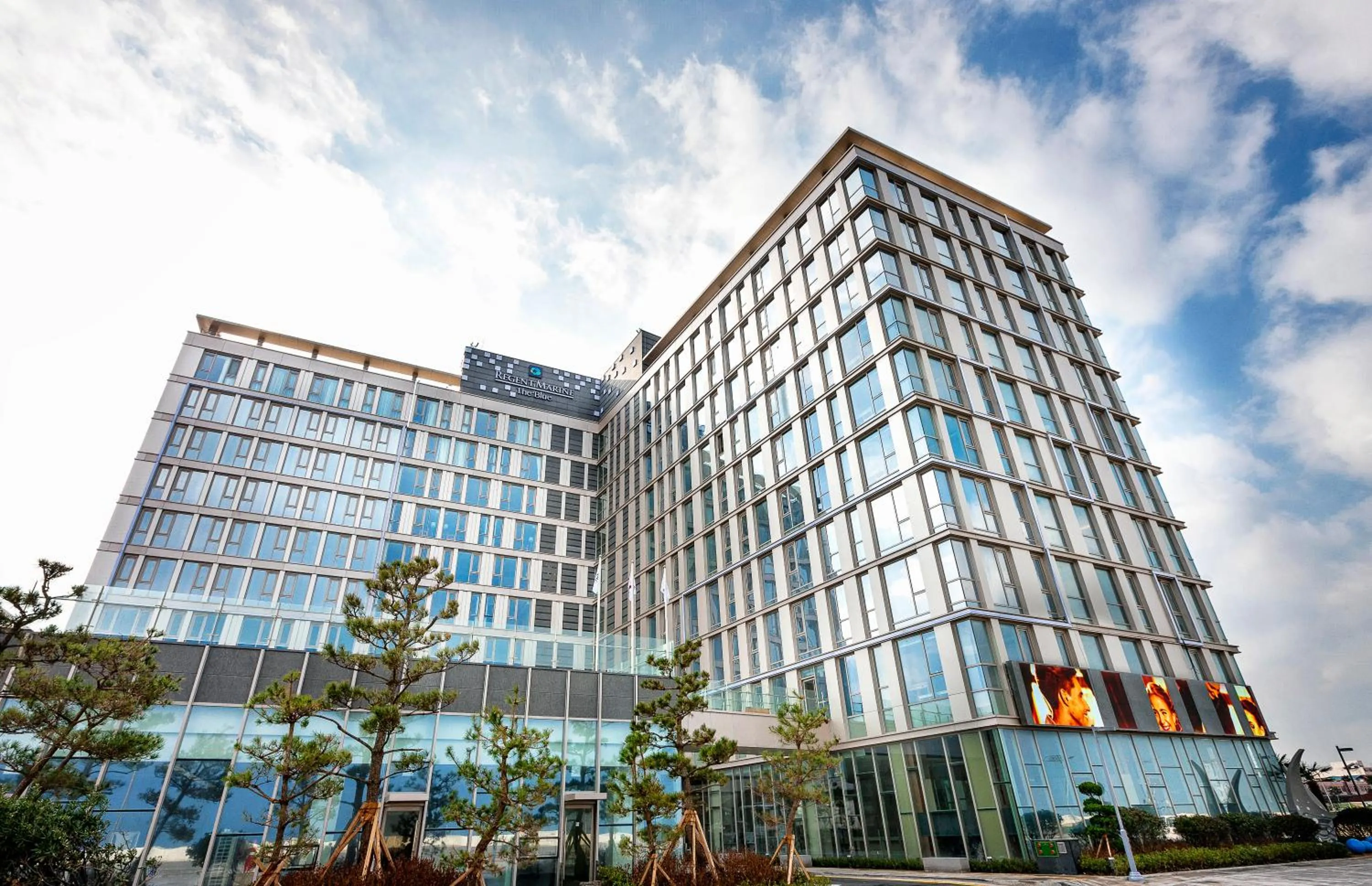 Property building in Hotel Regent Marine The Blue