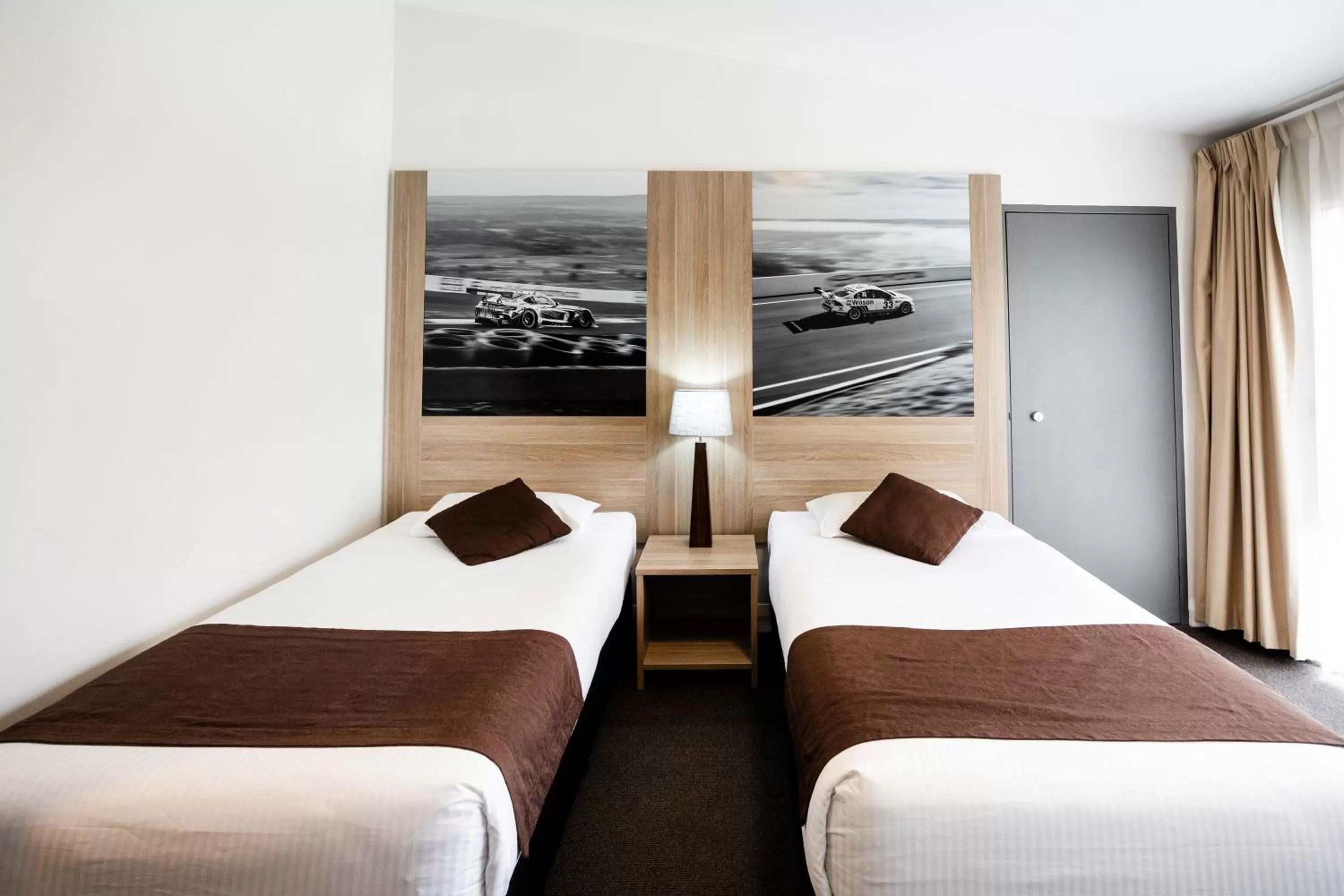 Bed in Mantra Bathurst