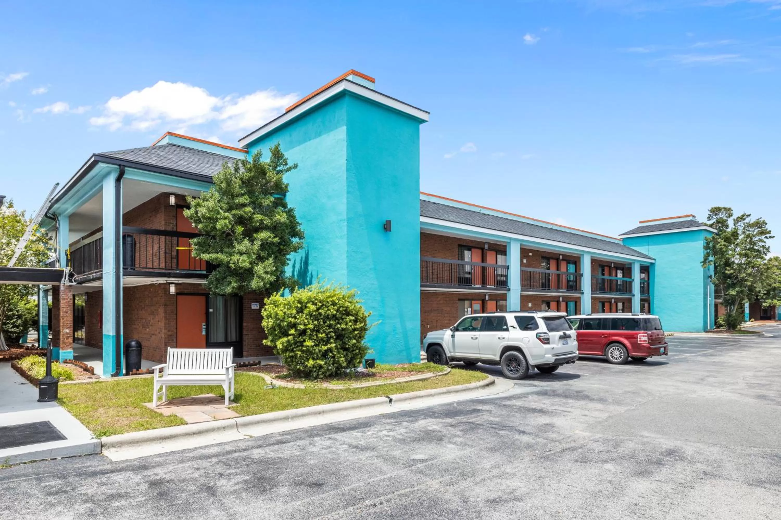 Property building in Garnet Inn & Suites, Morehead City near Atlantic Beach