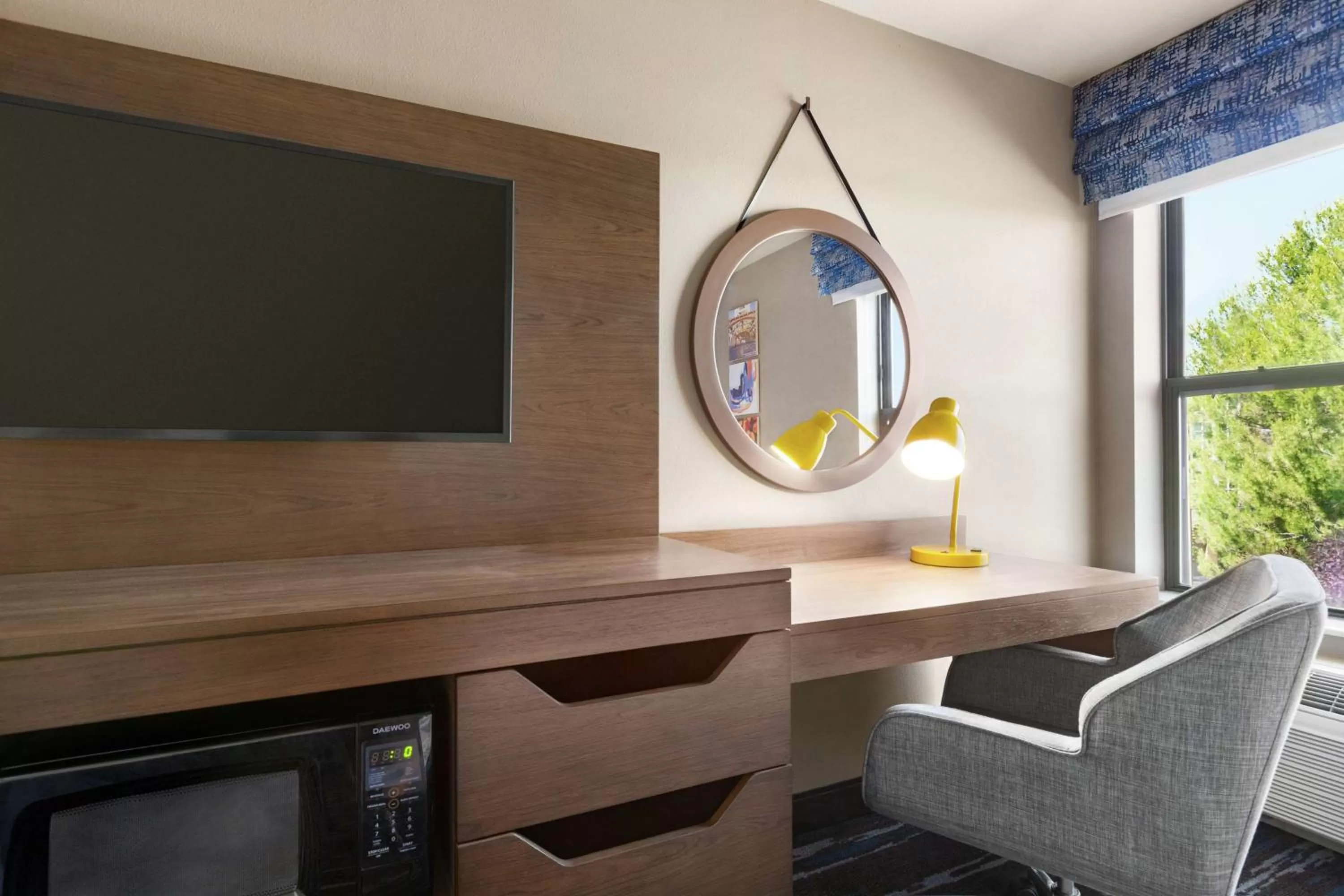 Bedroom in Hampton Inn Sacramento/Rancho Cordova