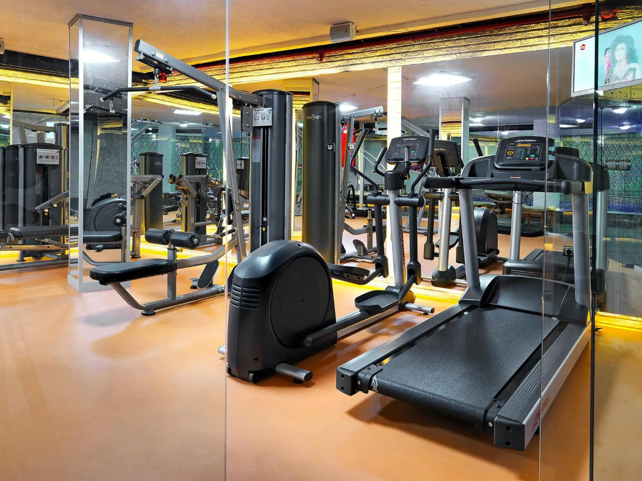 Fitness centre/facilities in White Monarch Hotel
