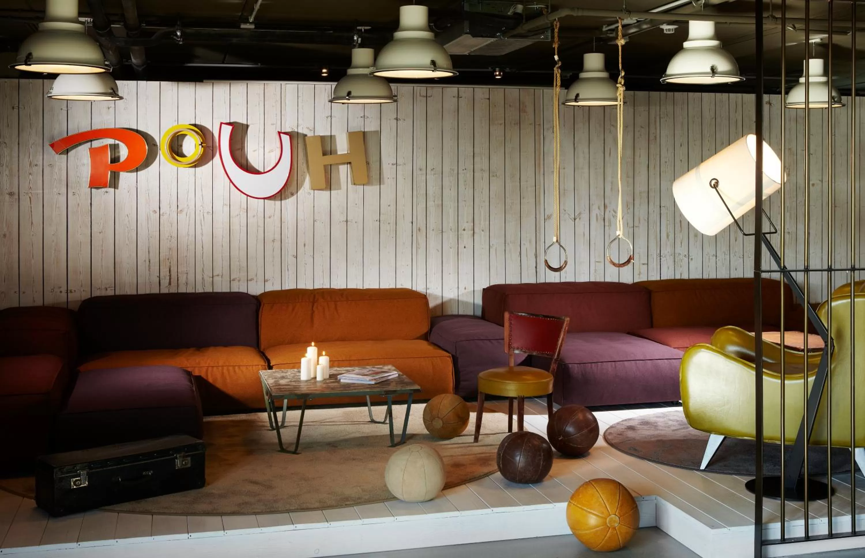 Lounge or bar in 25hours Hotel beim MuseumsQuartier