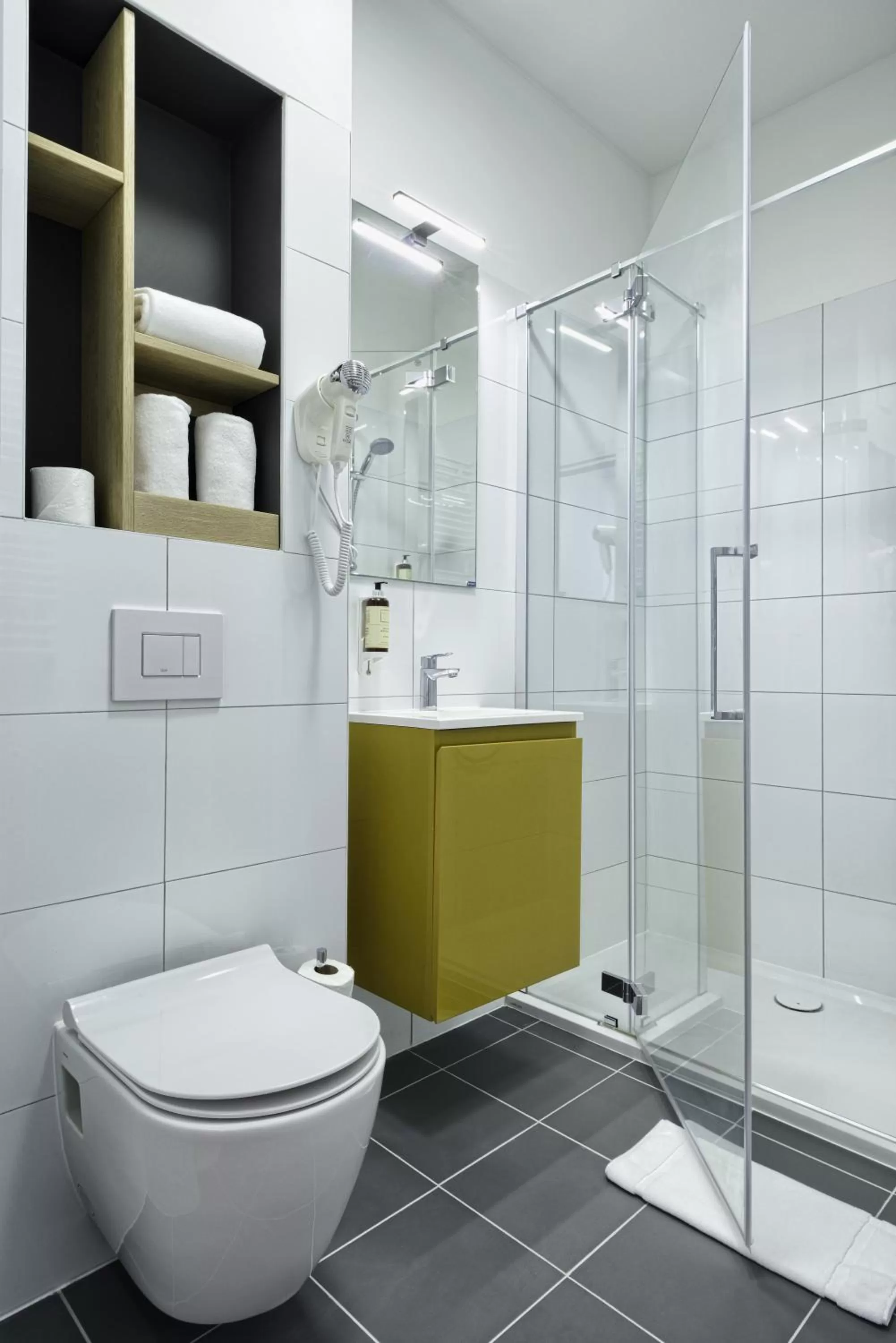 Shower in Arche Hotel Poloneza