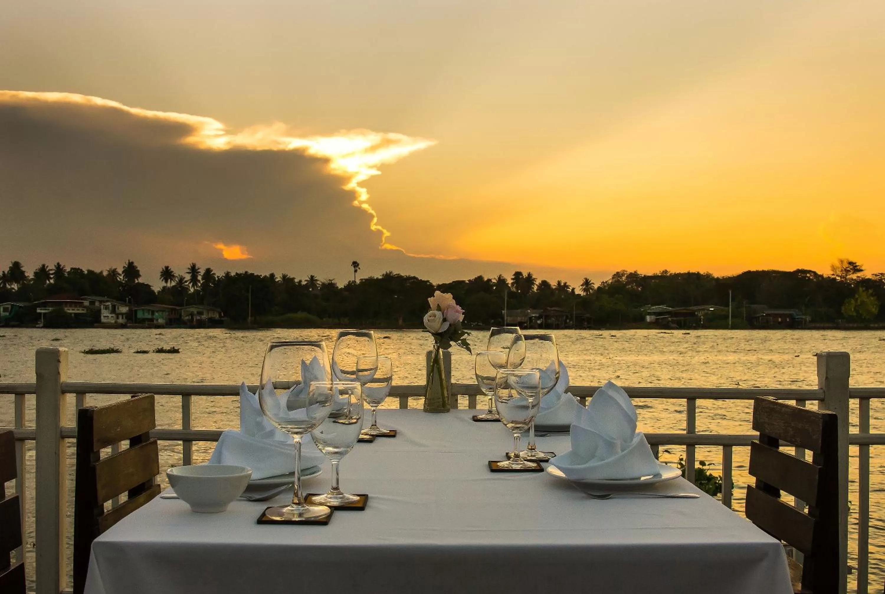 Restaurant/places to eat in Kalanan Riverside Resort