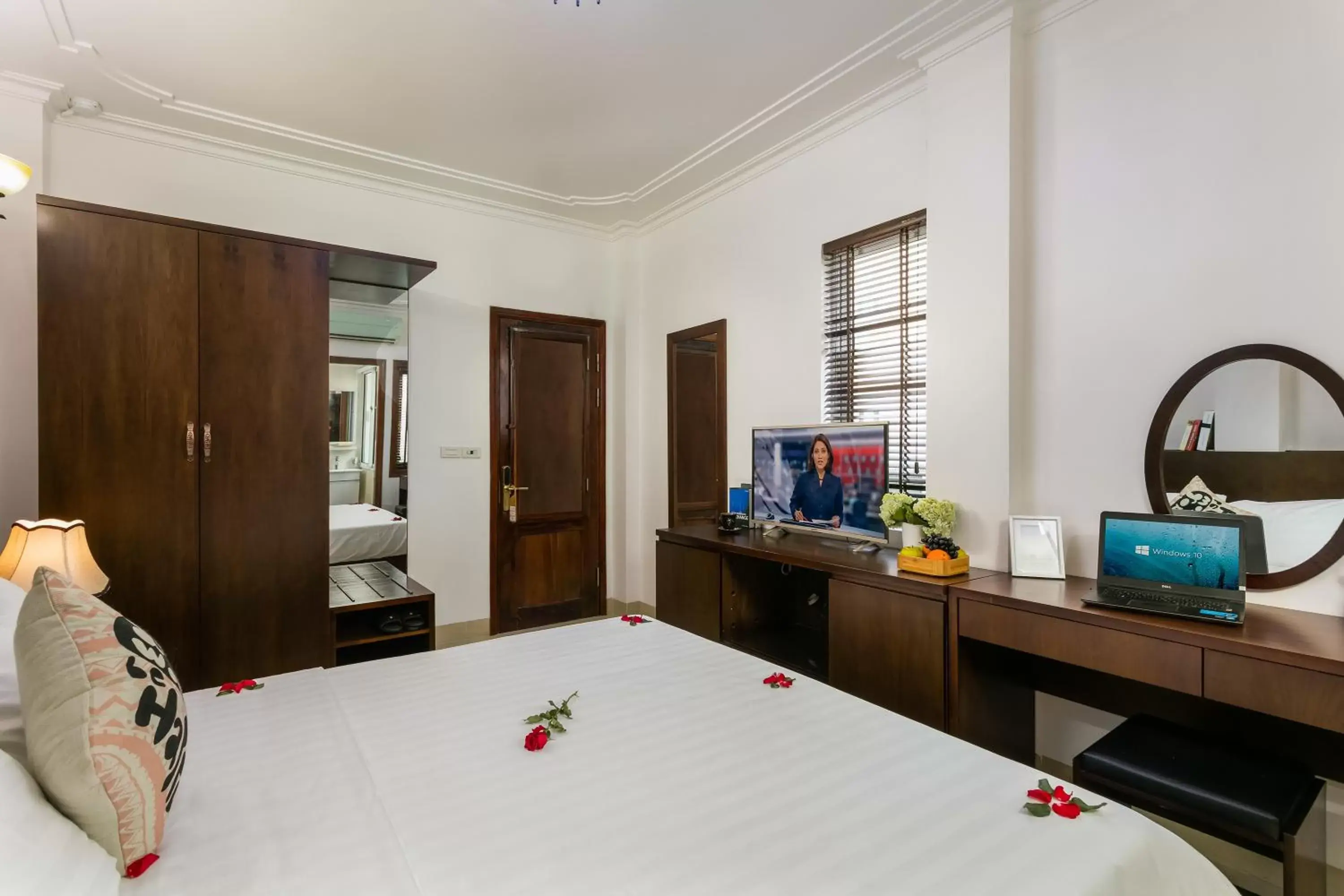 Deluxe Double Room in Hanoi Stella Hotel Deluxe Double Room in Hanoi Stella Hotel