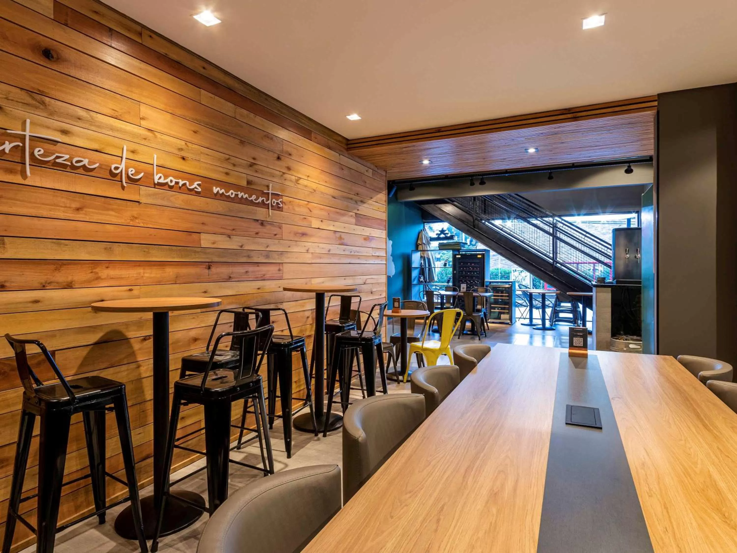 Restaurant/places to eat in Mercure Florianópolis