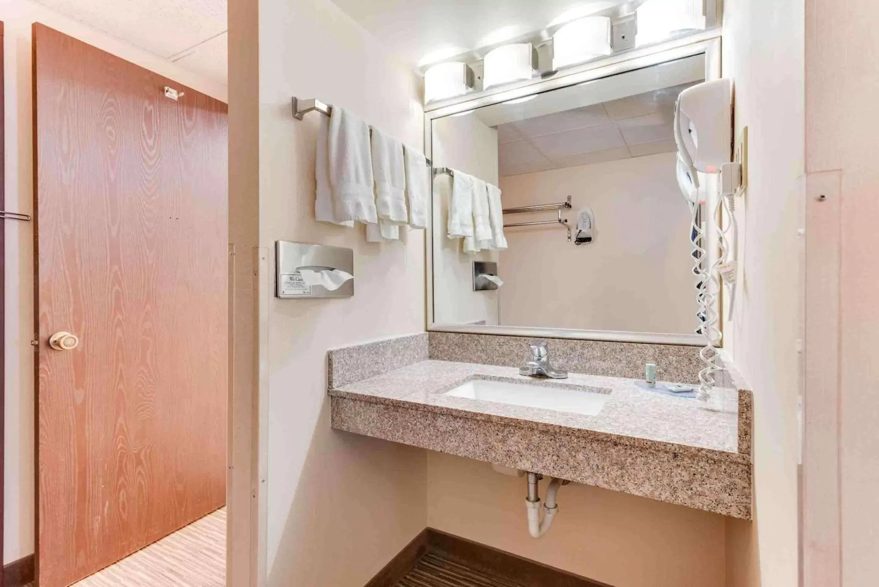 Queen Room with Two Queen Beds and Movie Review - Disability Access/Non-Smoking in Best Western Movie Manor Queen Room with Two Queen Beds and Movie Review - Disability Access/Non-Smoking in Best Western Movie Manor