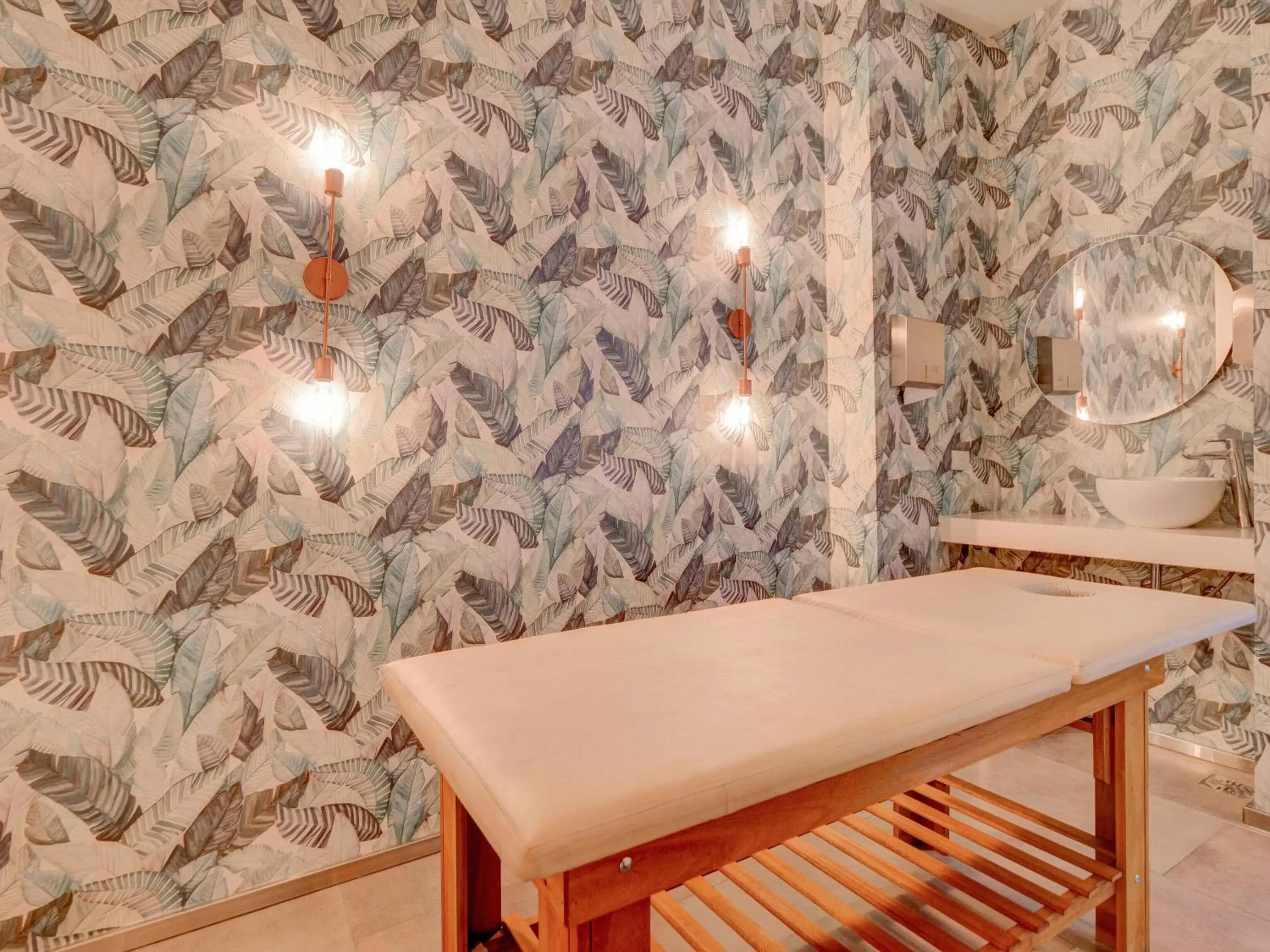 Massage in Nido at Quartier Dorrego