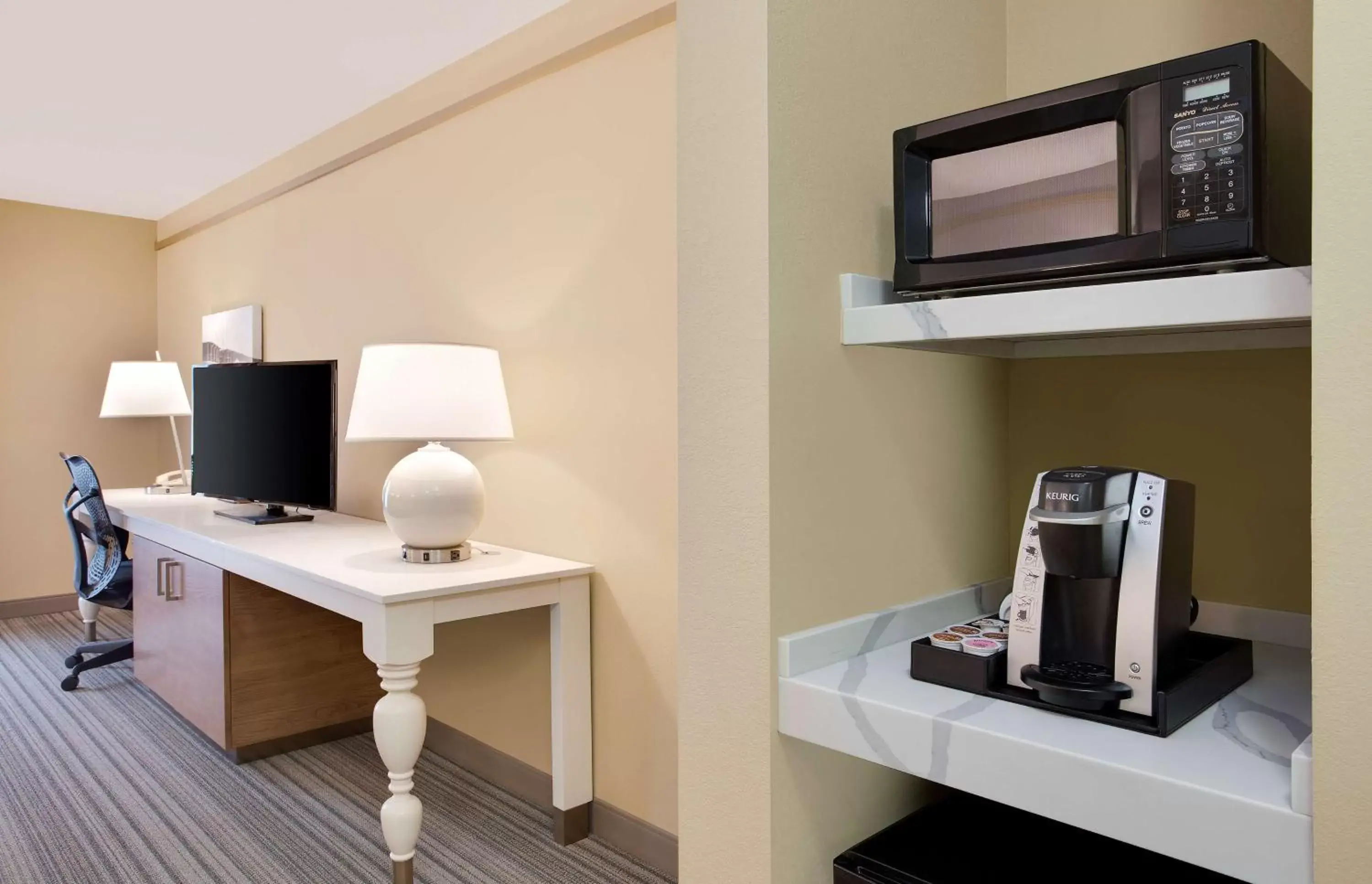 Premium King Room in Hilton Garden Inn Saratoga Springs Premium King Room in Hilton Garden Inn Saratoga Springs