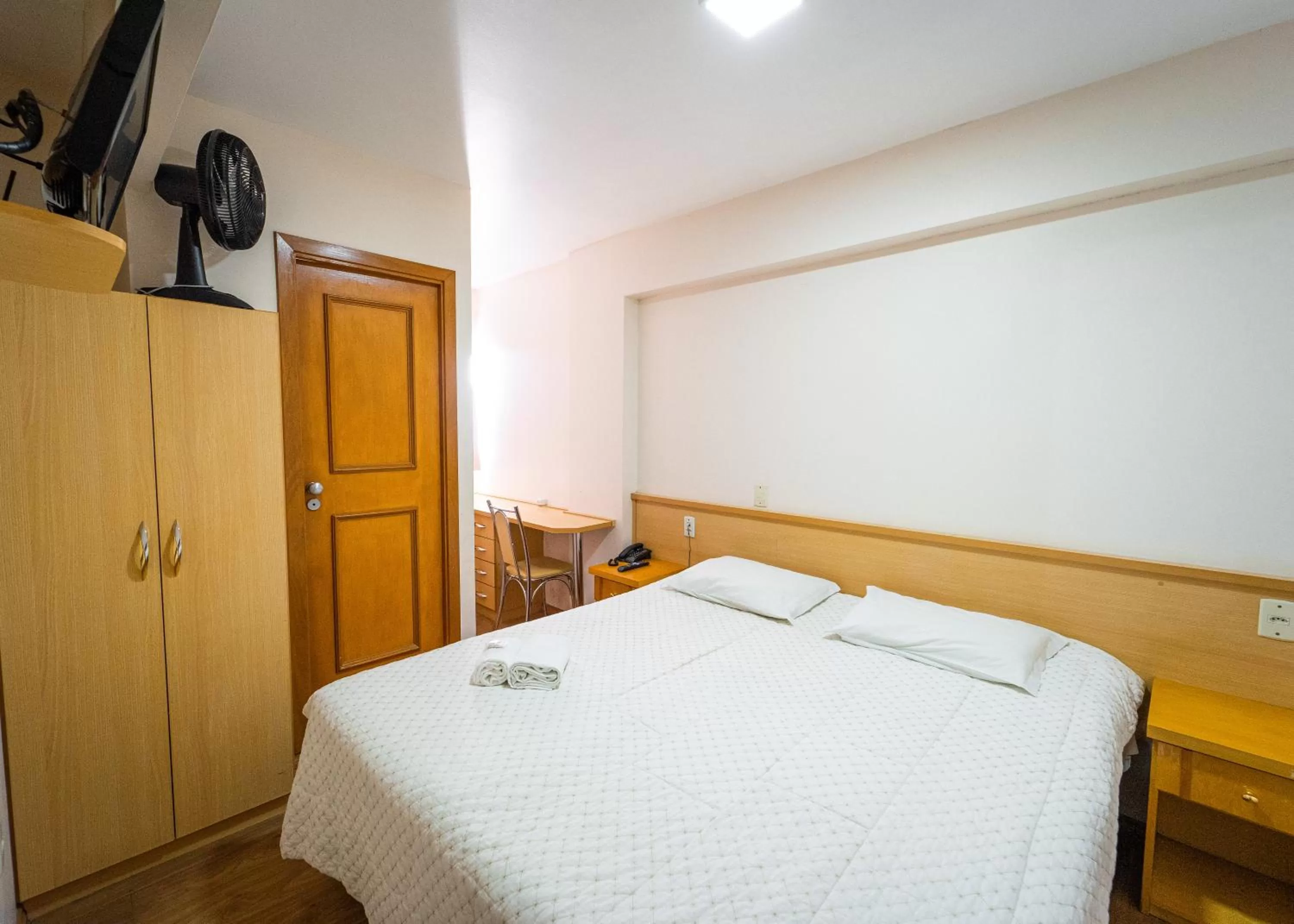 Bed in Condall Palace Hotel