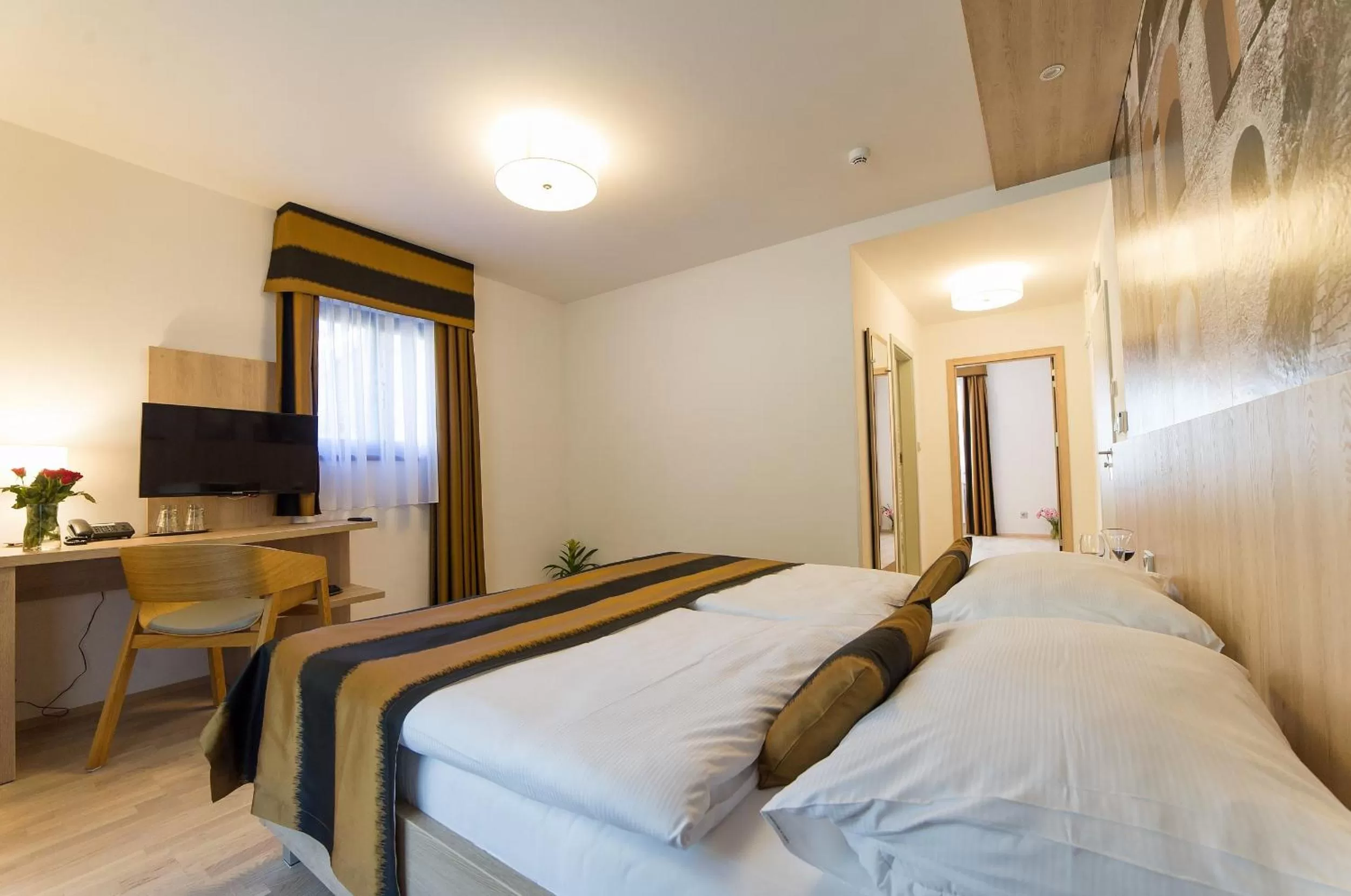 Bed in Garni hotel Castle Bridge