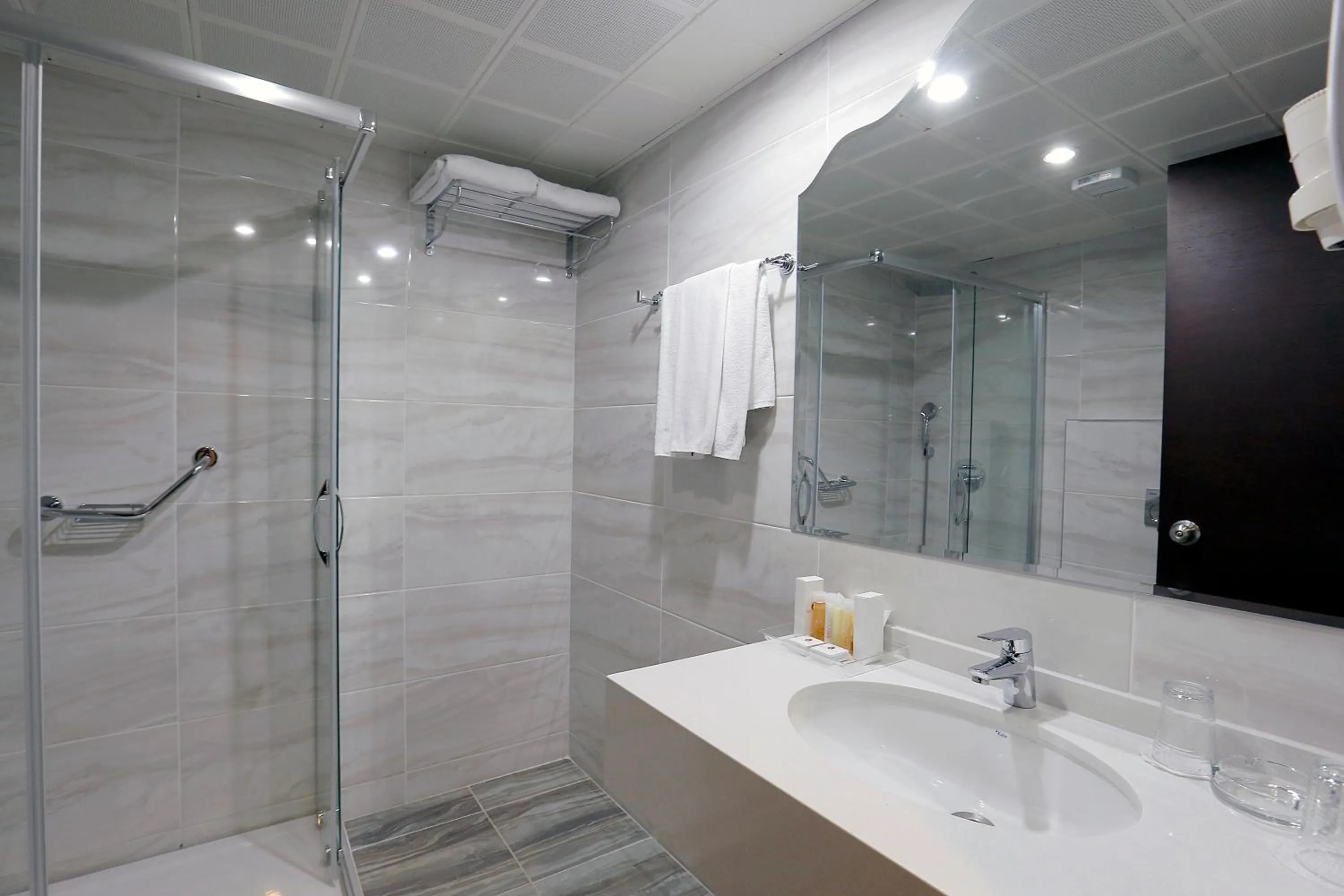 Bathroom in Kaya Prestige Oteli