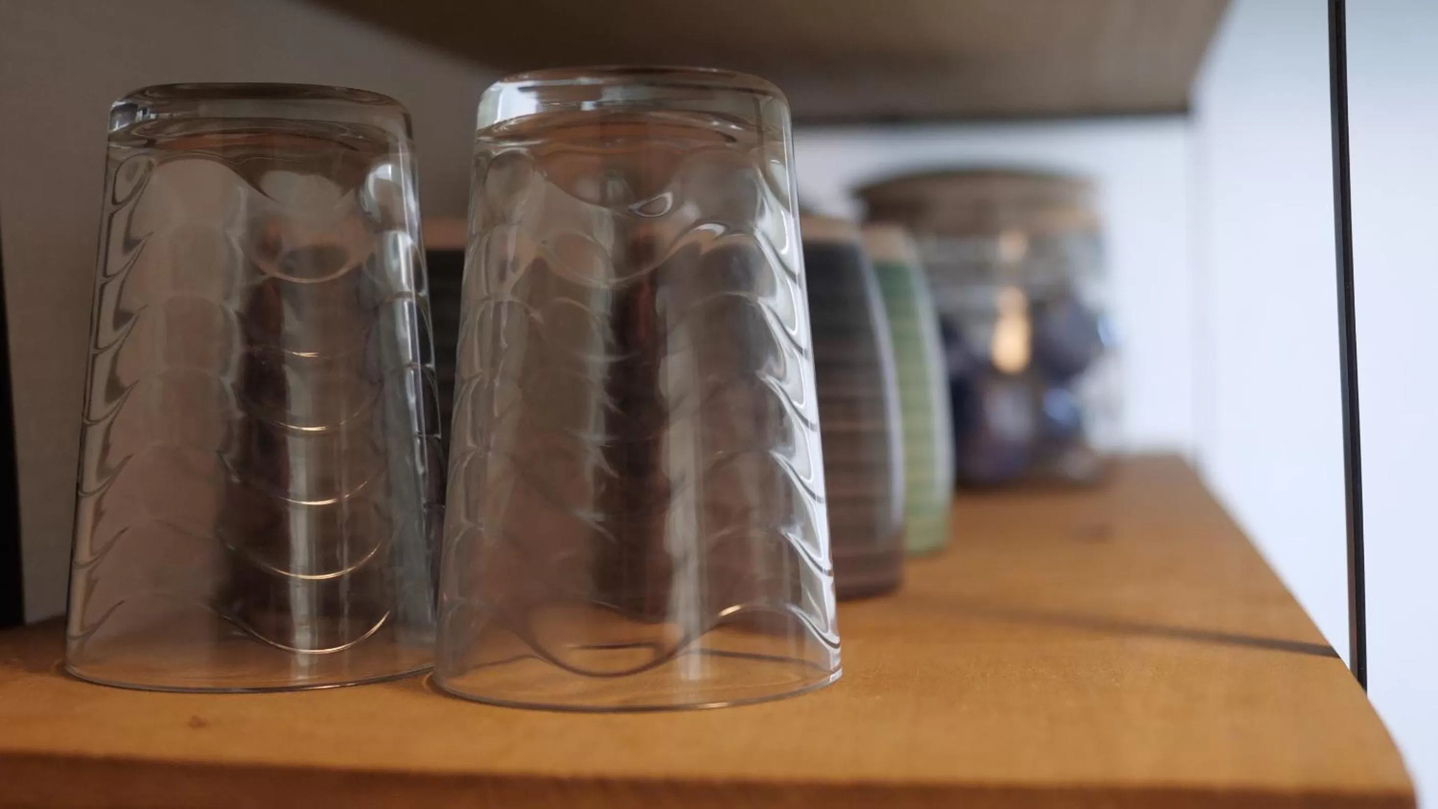 Coffee/tea facilities in Houseboat apartment with water terrace, free parking, free bikes & fast wifi