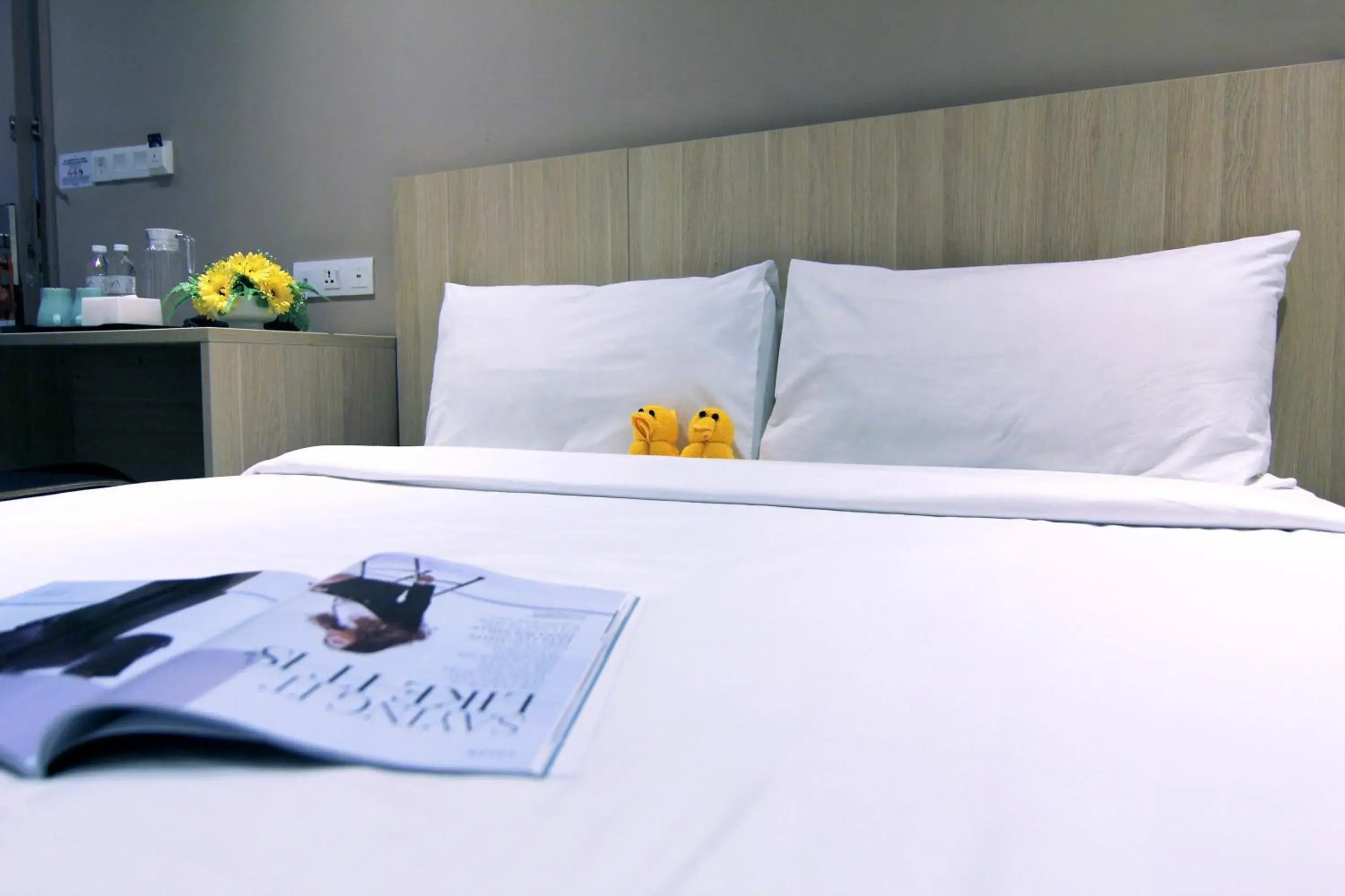 Standard Double Room (No Window) in Pacific Express Hotel Chinatown Standard Double Room (No Window) in Pacific Express Hotel Chinatown