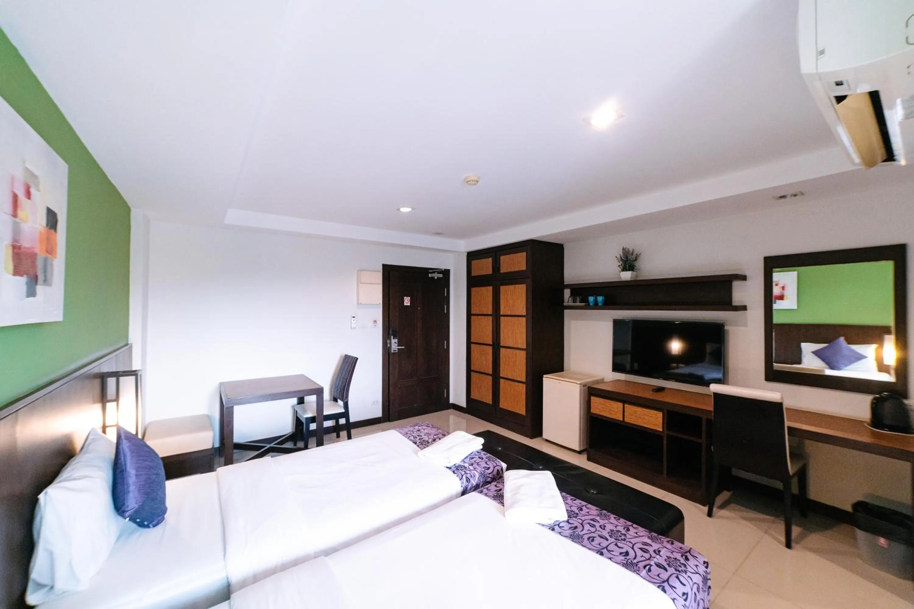 Guests, Bed in Ratana Hotel Sakdidet, PHUKET TOWN