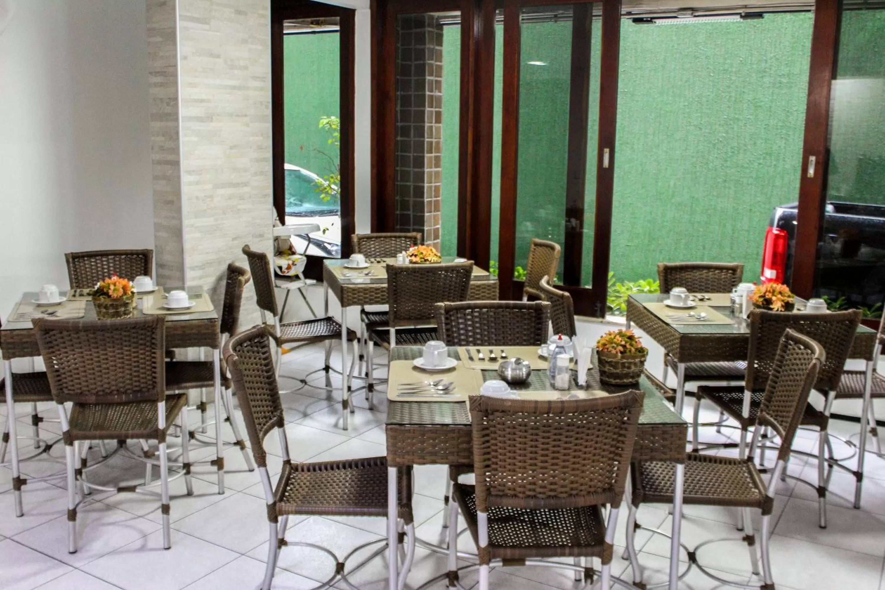 Restaurant/places to eat in Abrolhos Praia Hotel