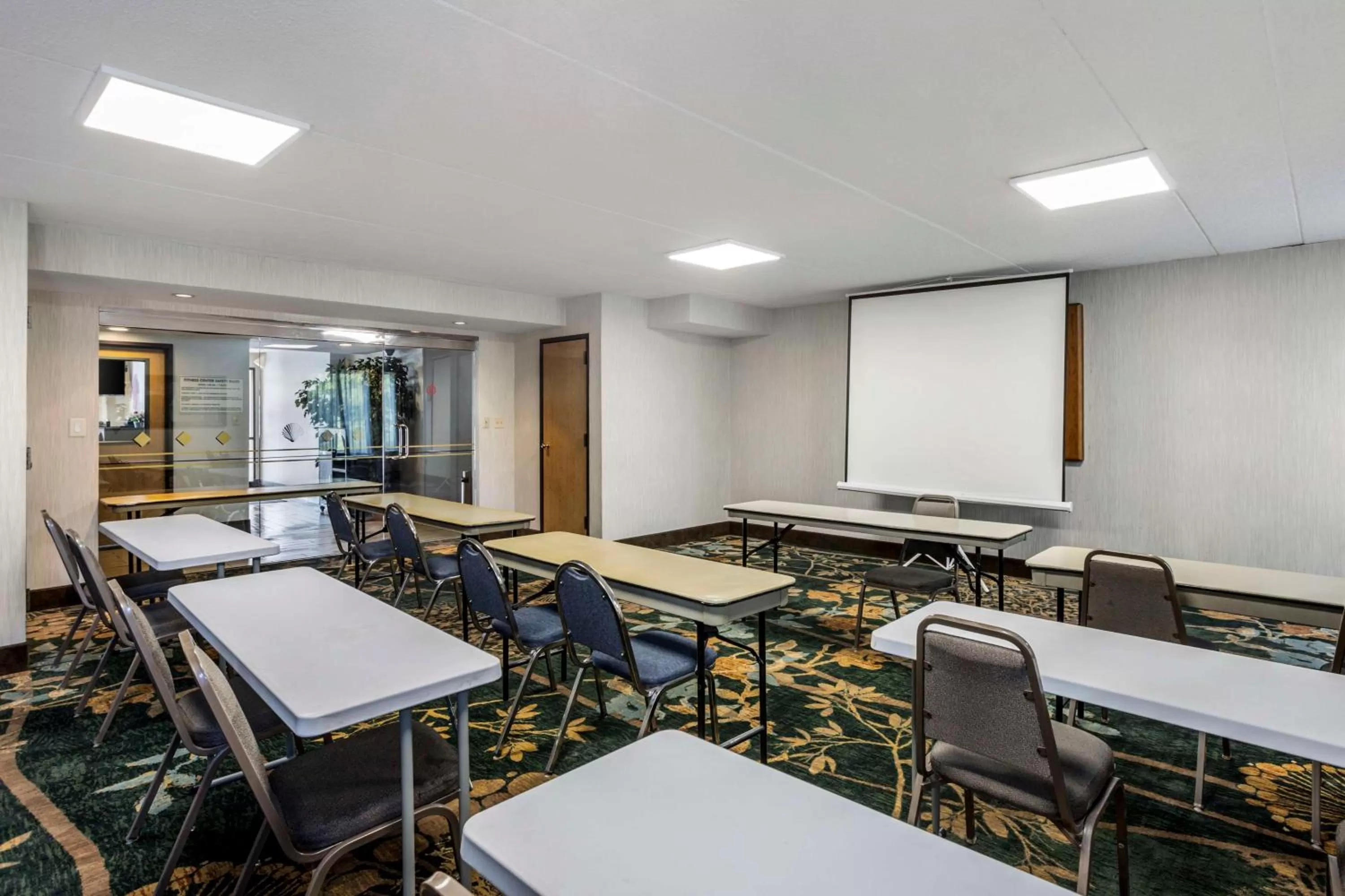 Meeting/conference room in Best Western Harrisburg North Hotel