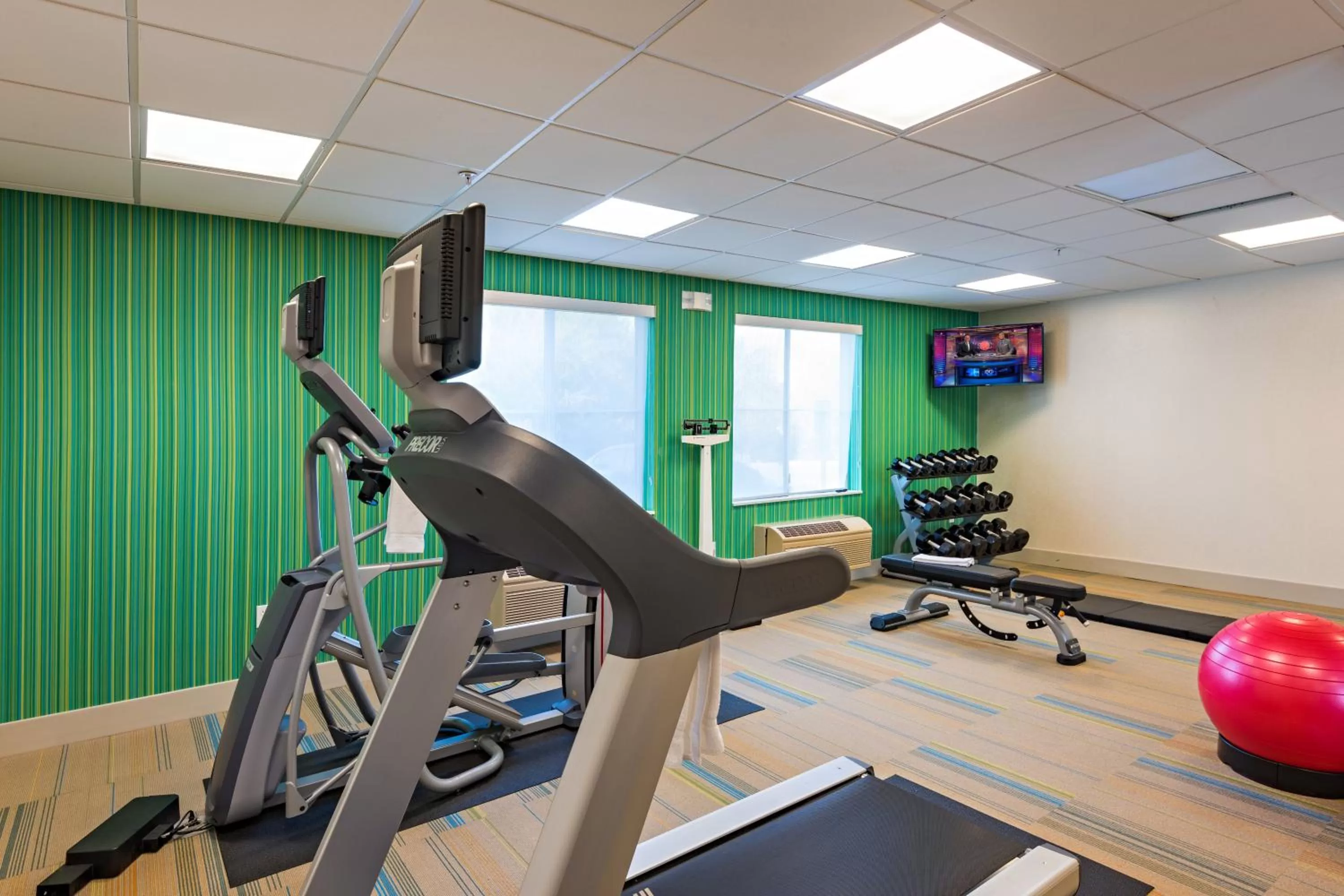 Fitness centre/facilities in Holiday Inn Express Peoria North - Glendale by IHG