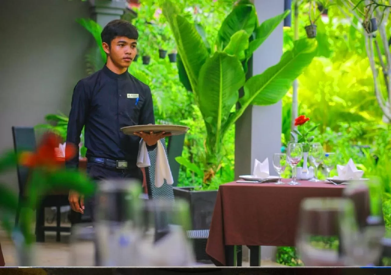 Restaurant/Places to Eat in Ladear Privilege Rooms