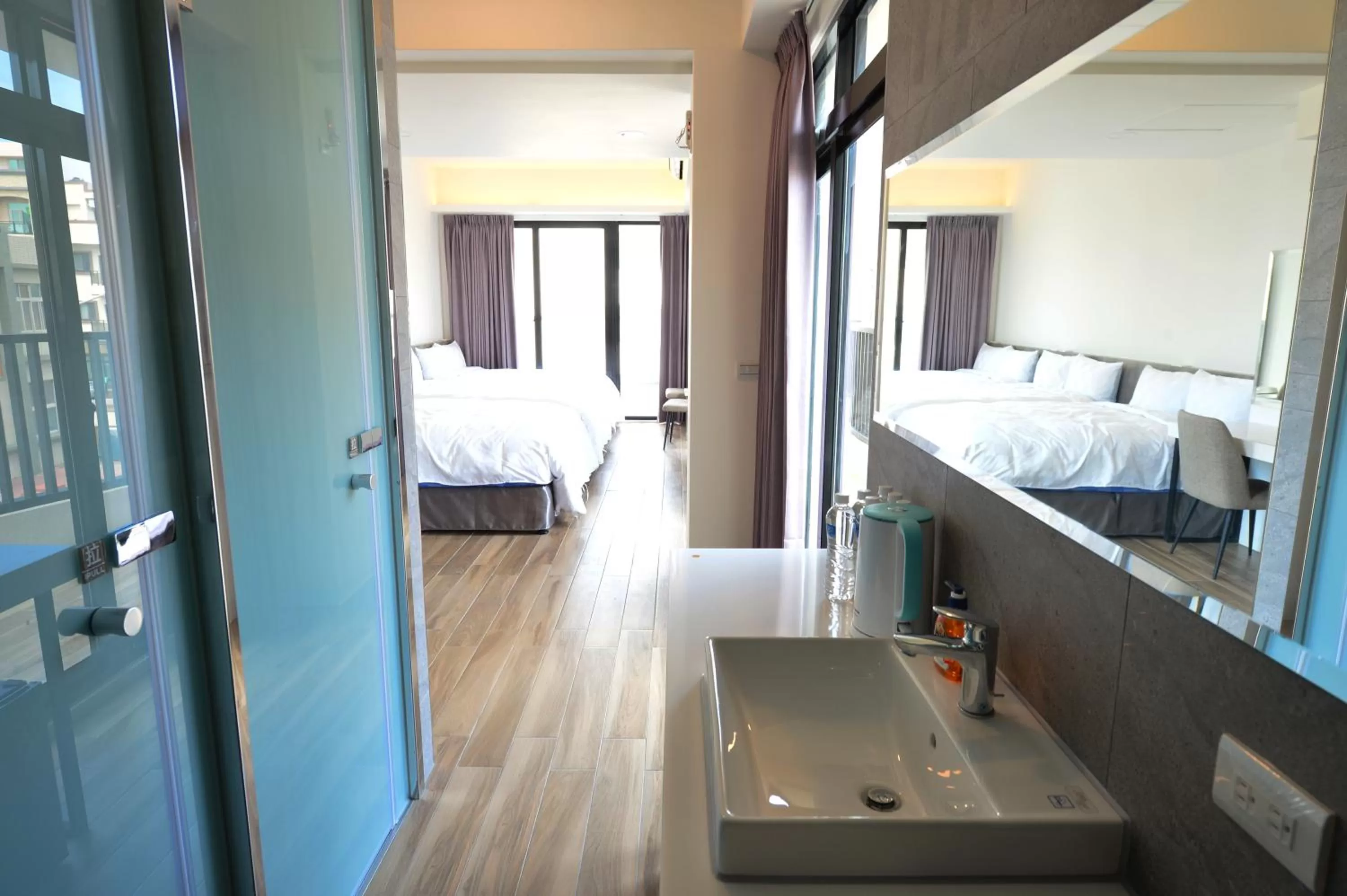 Bathroom, Bed in Sky Square Business Travel