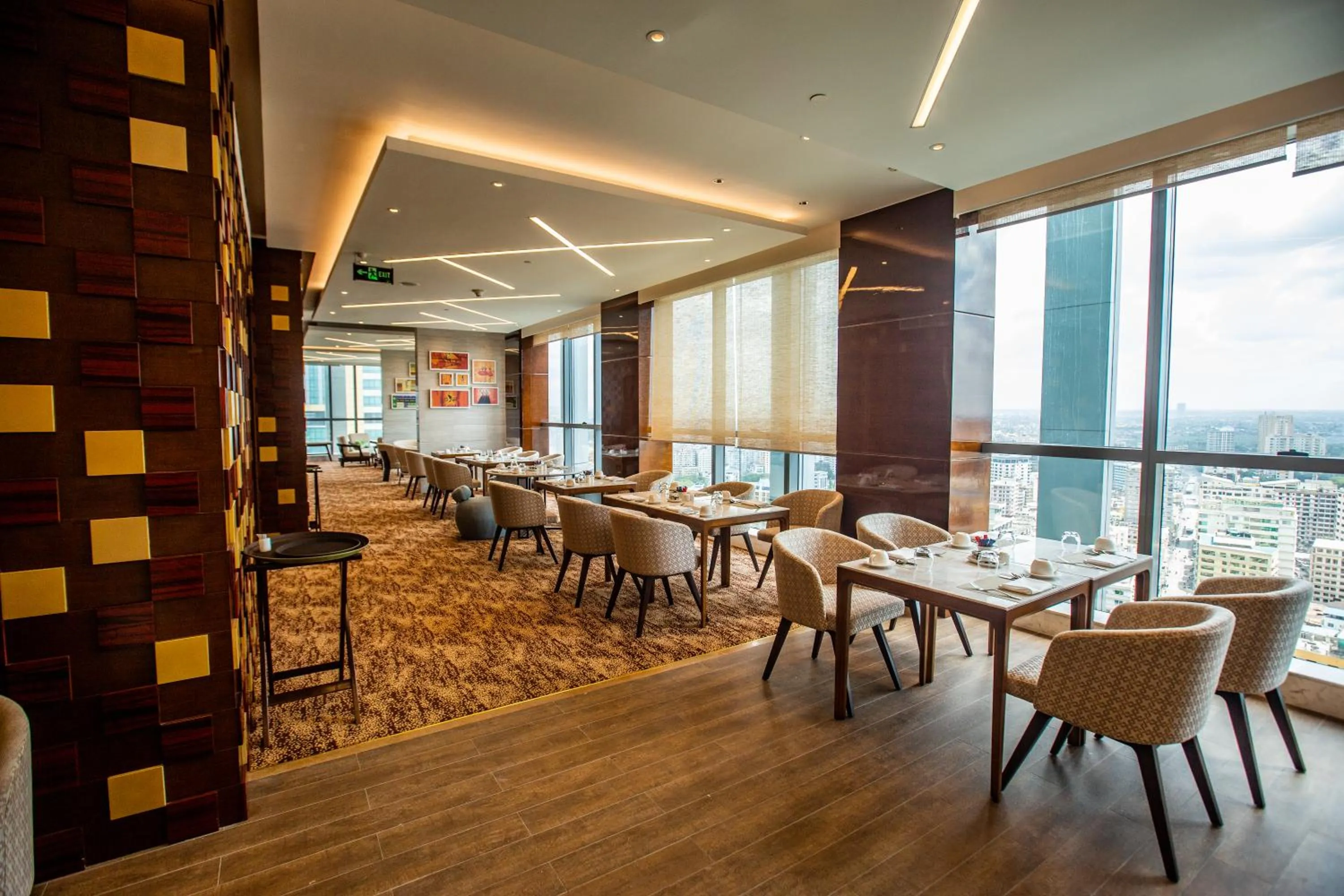 Restaurant/places to eat in Johari Rotana