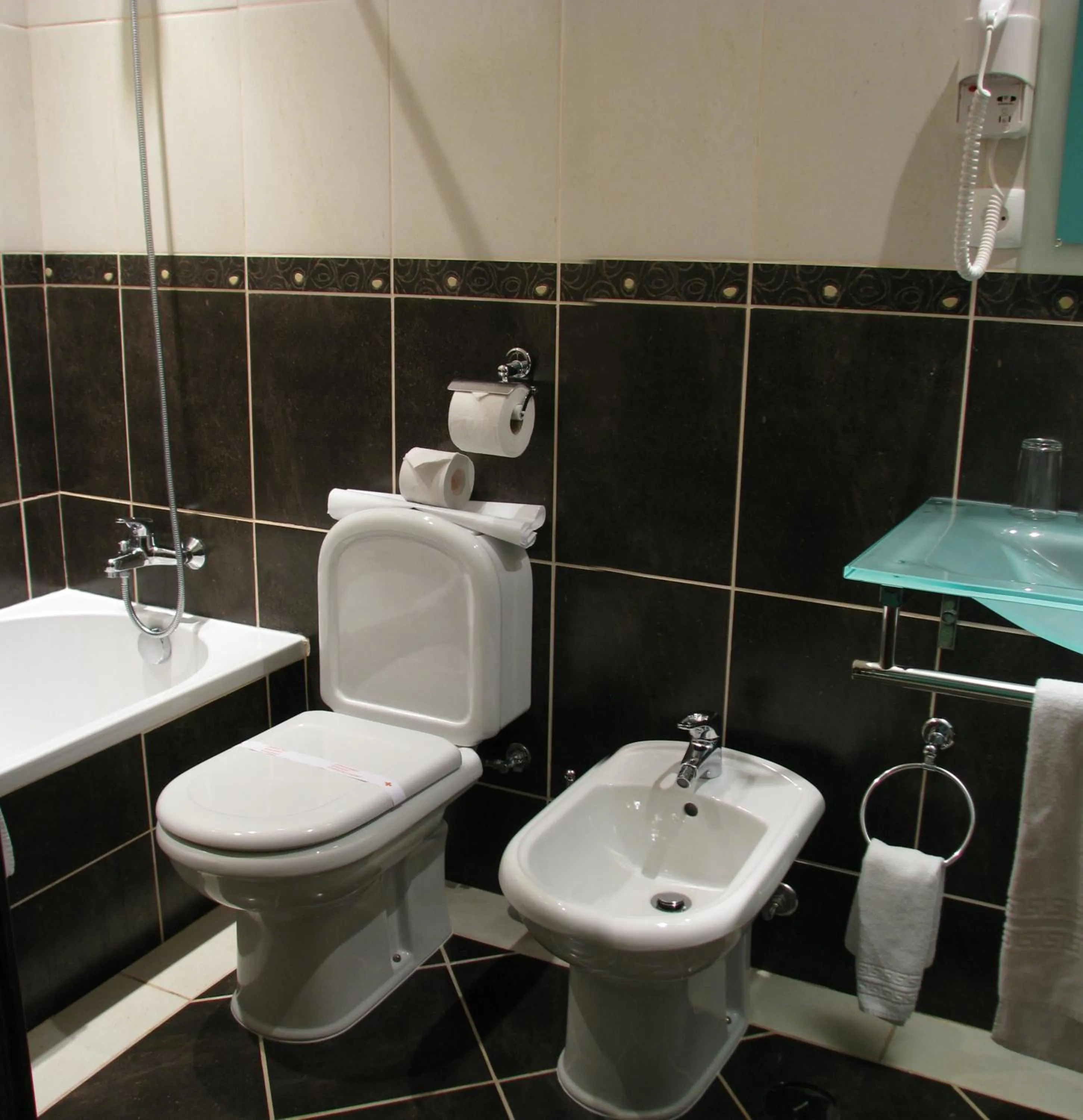 Bathroom in Hotel Avenida Praia