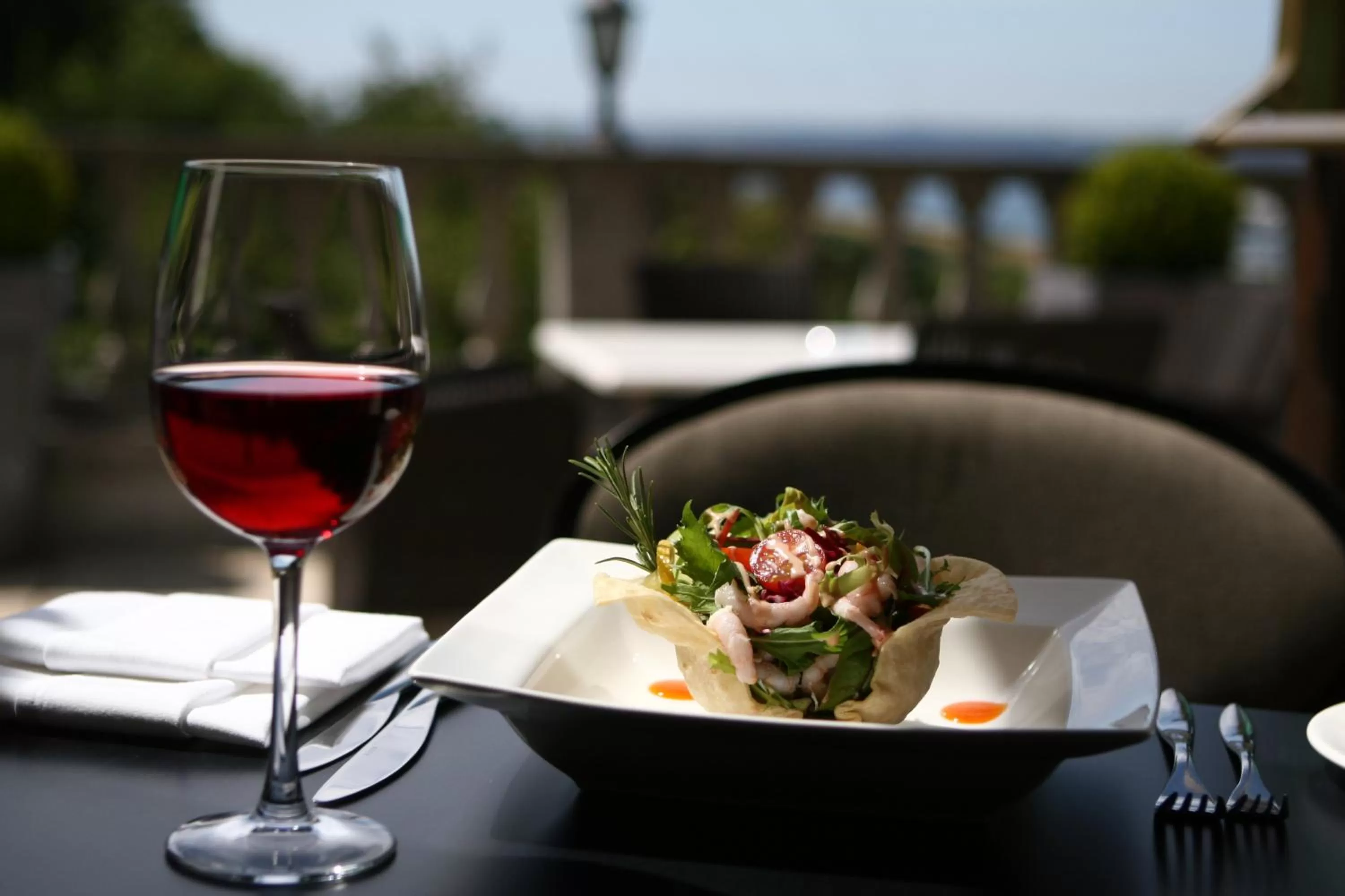 Food in Trenython Manor Resort