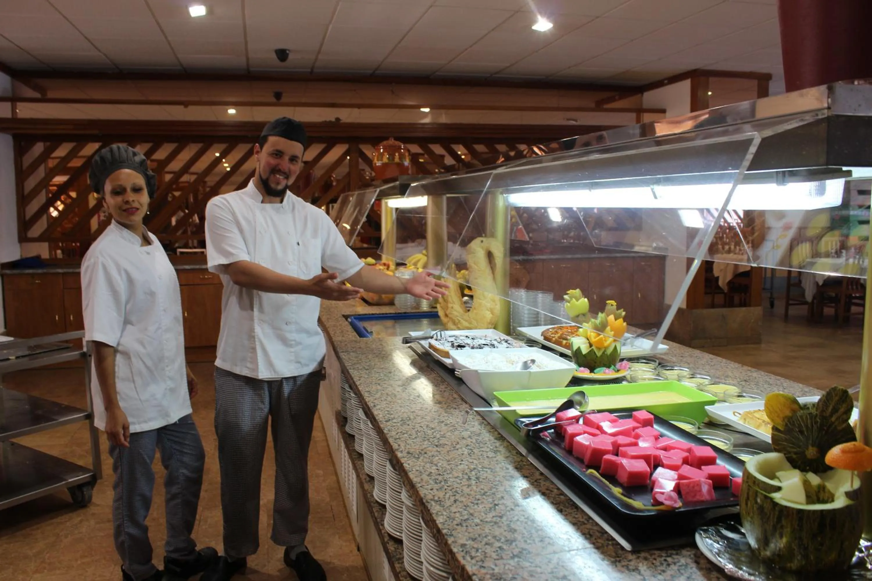 Restaurant/places to eat in Hotel Esplendid