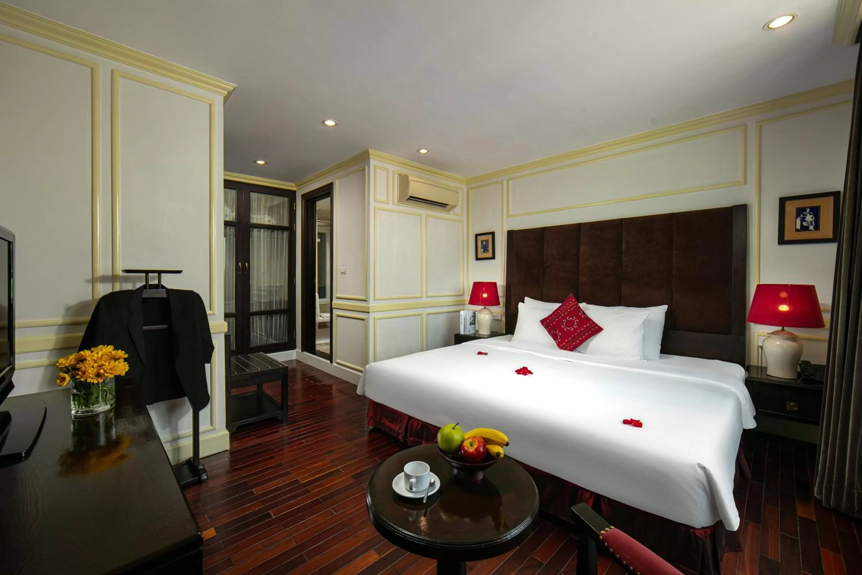 Bed in Hanoi Boutique Hotel & Spa