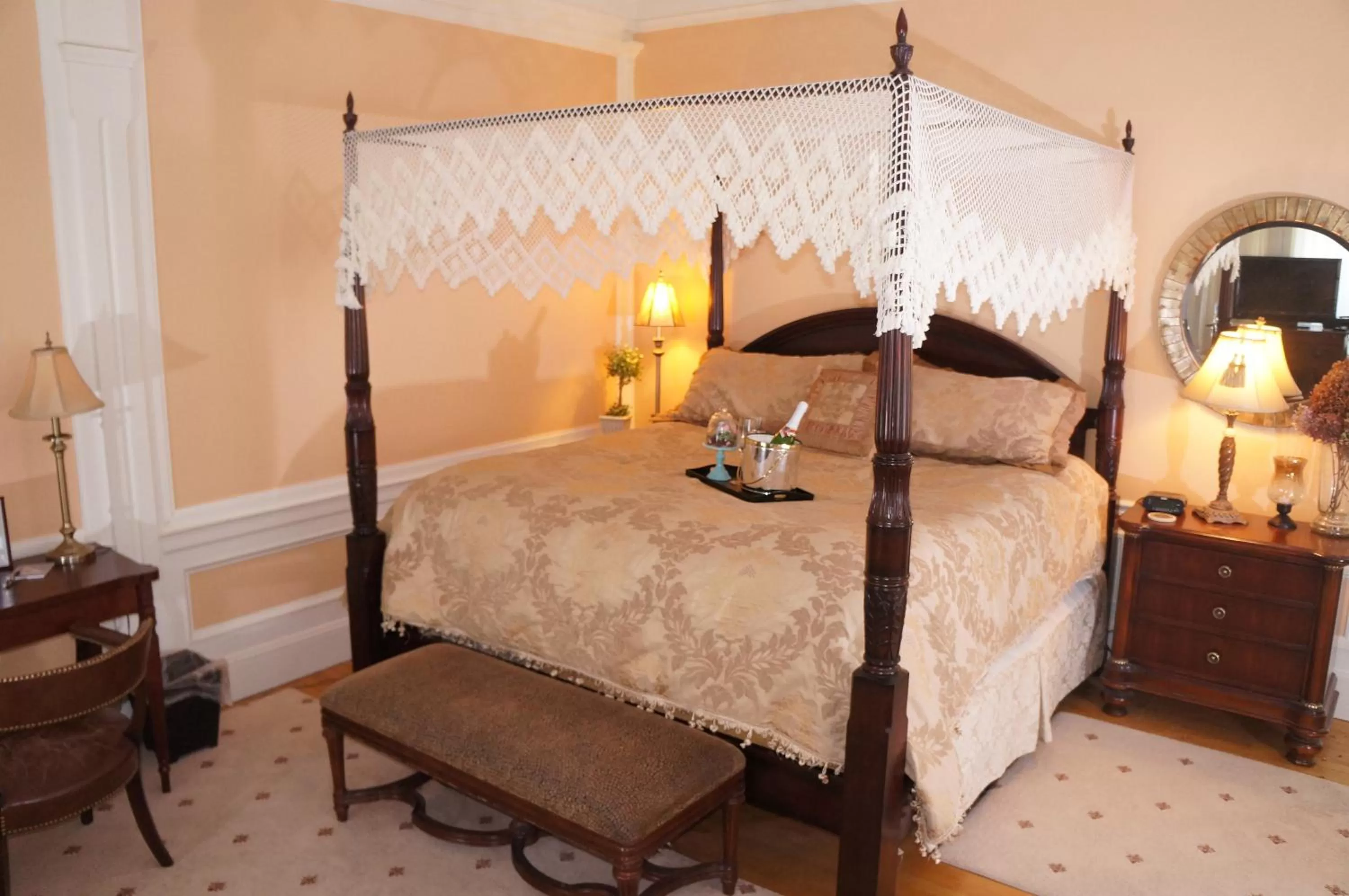Bed in Silver Fountain Inn