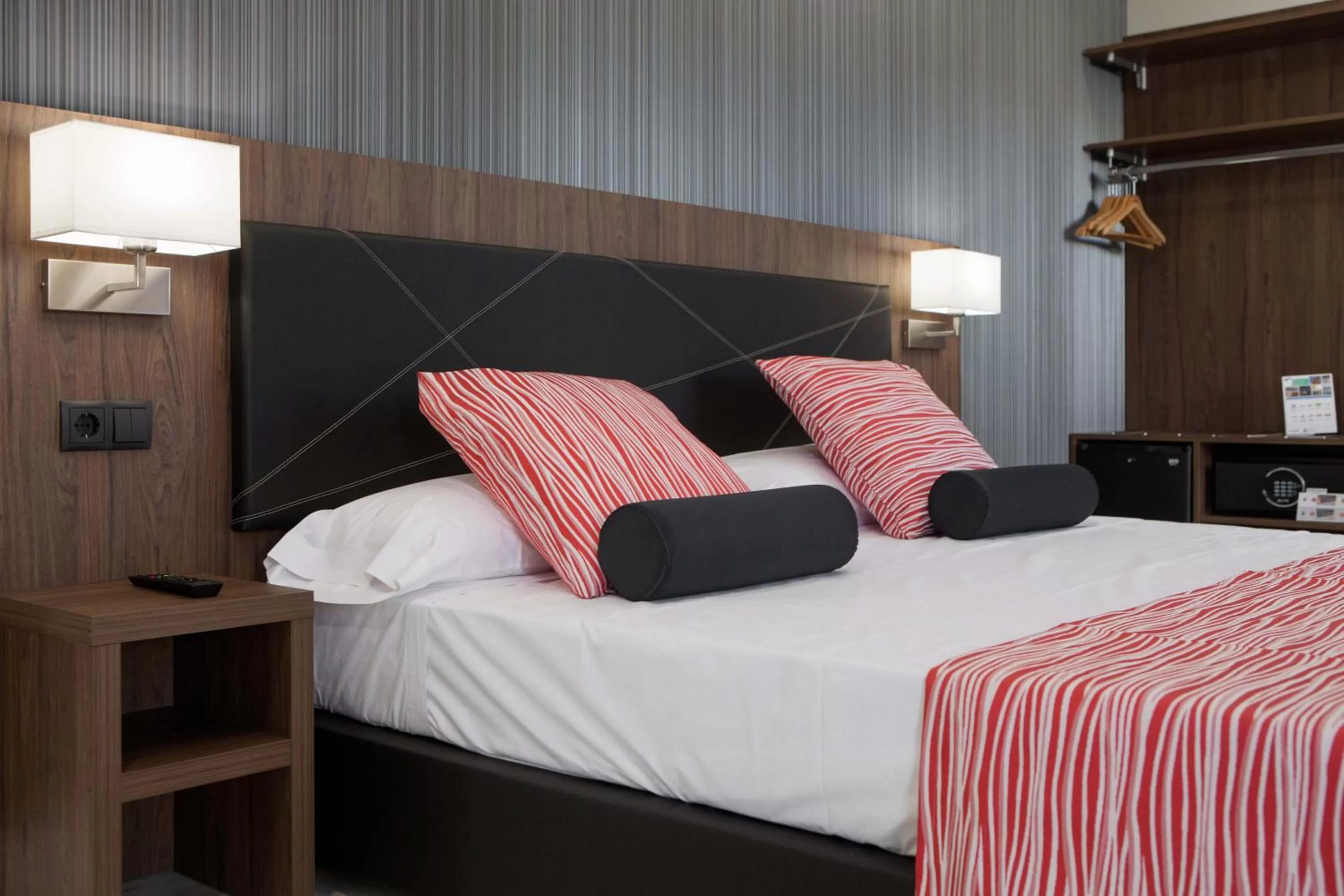 Bedroom, Bed in Itaca Artemisa by Soho Boutique