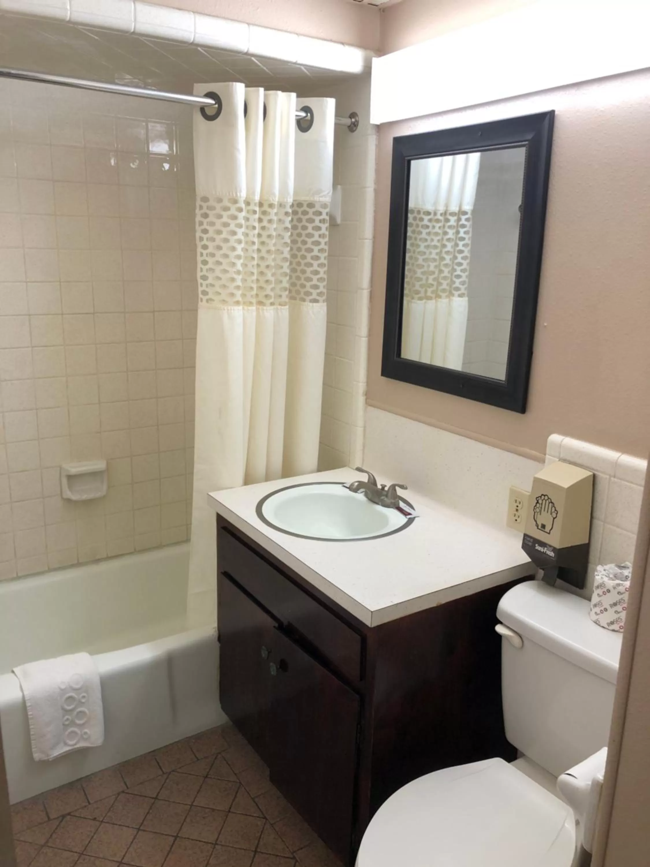 Bathroom in Budget inn