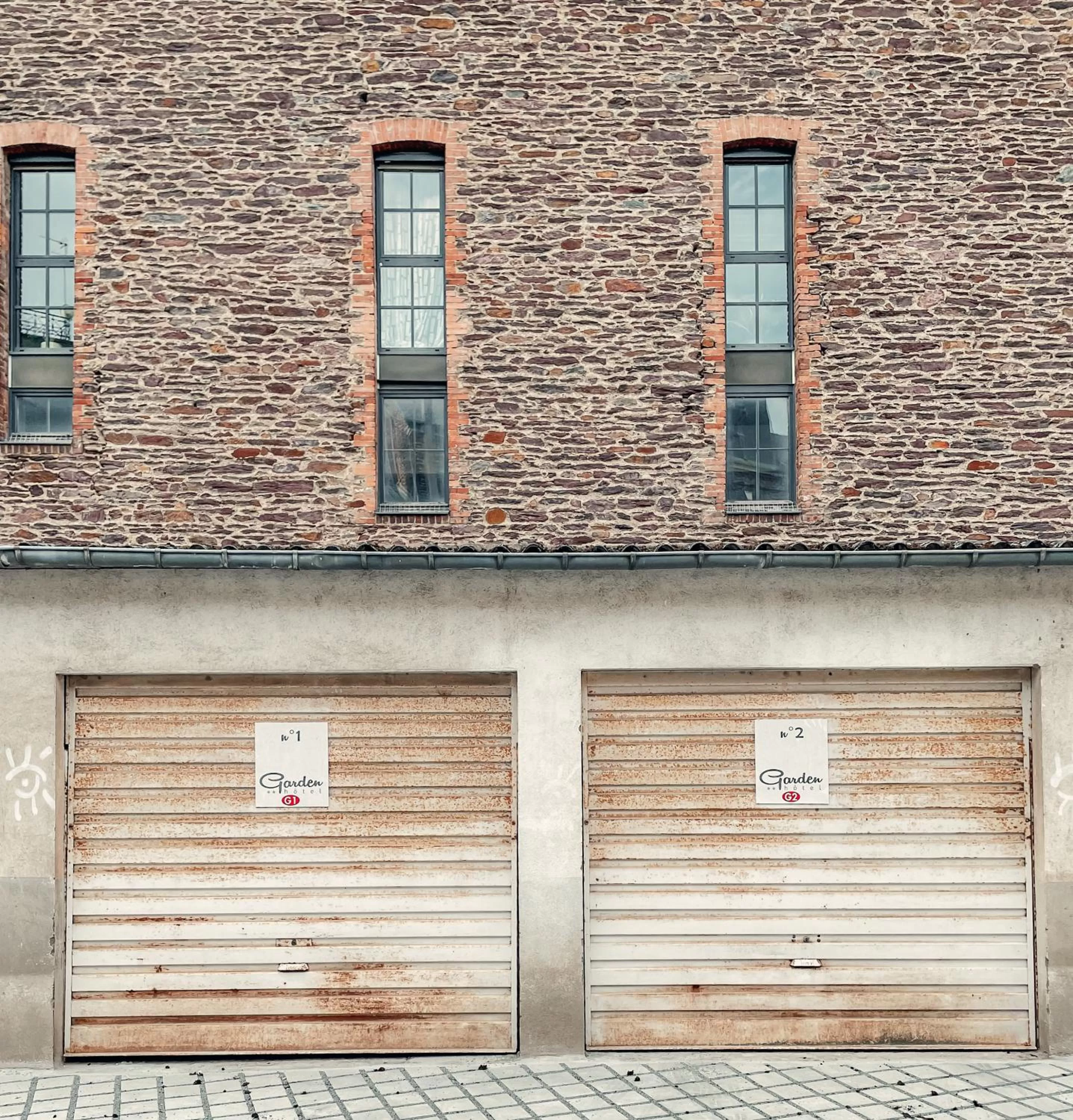 Parking in Garden Hotel Rennes Centre Gare