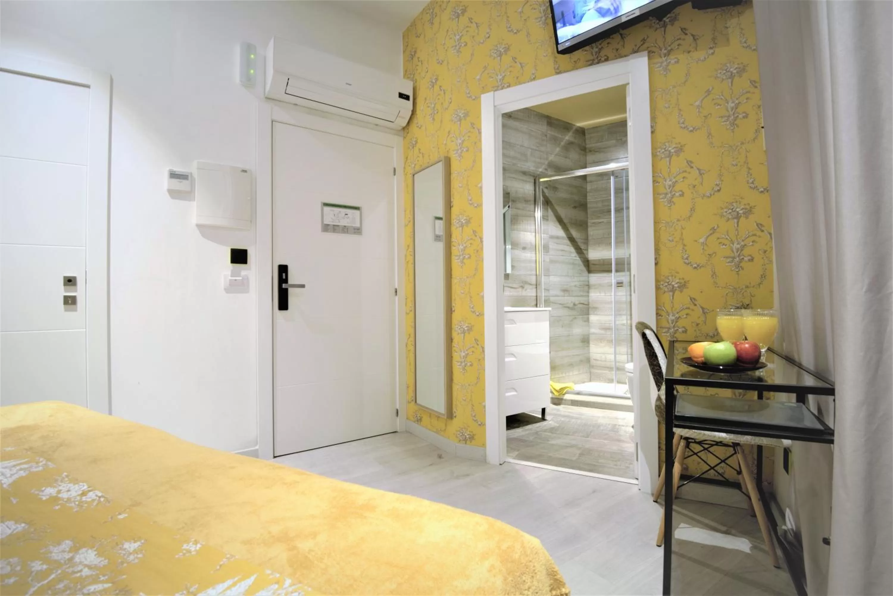 Twin Room in DreamKeys Barcelona City