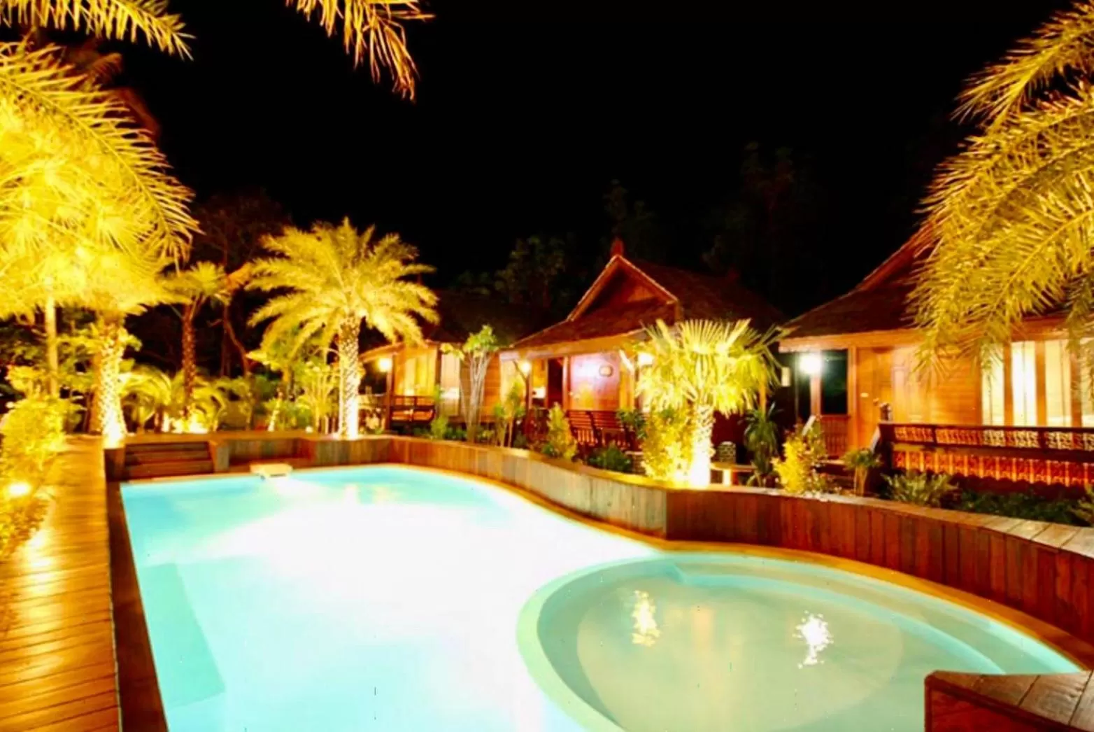 Swimming pool in Baan Habeebee Resort