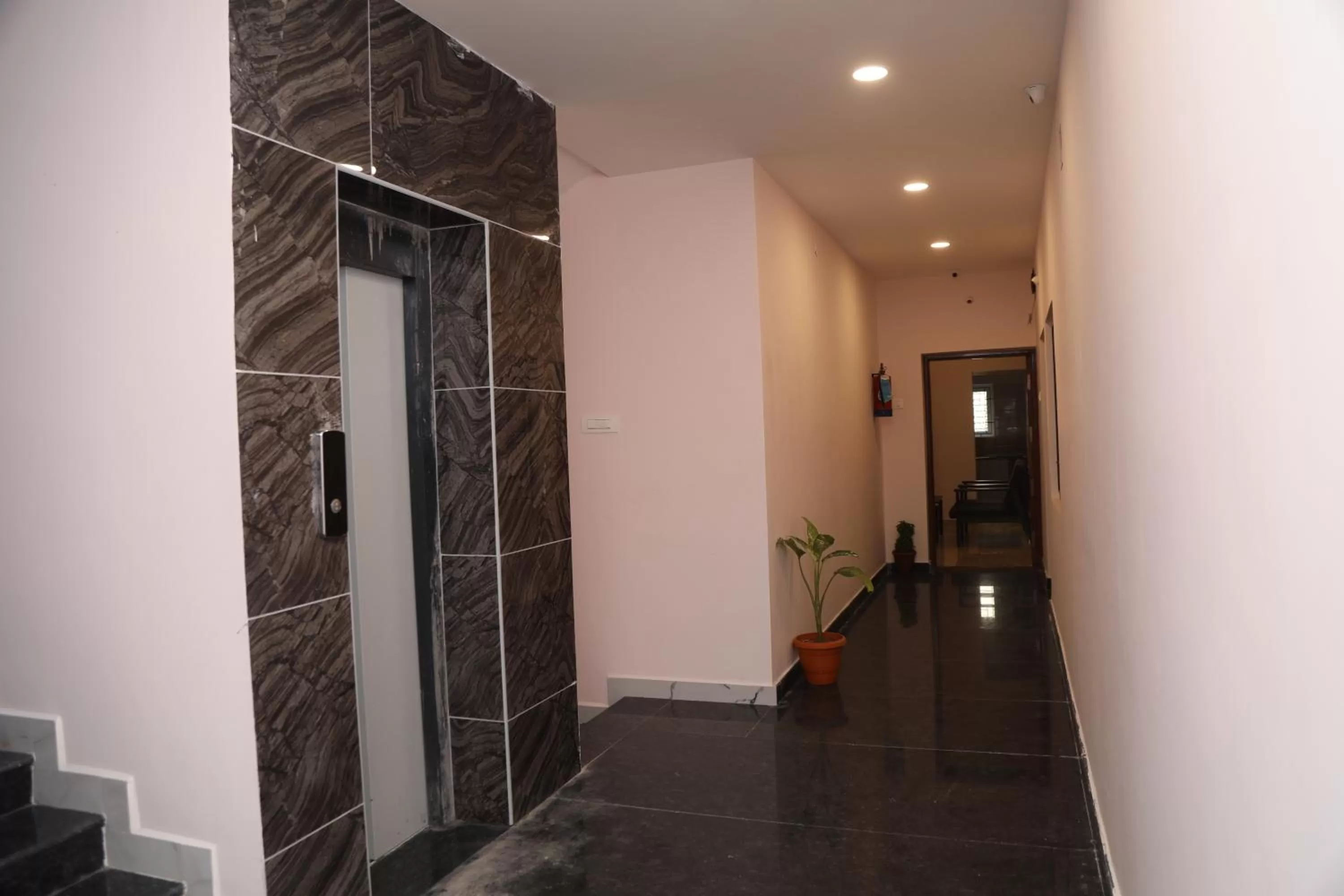 Hotel RK - Temple Stay