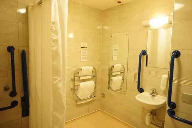 Bathroom in The Swan Hotel Wetherspoon