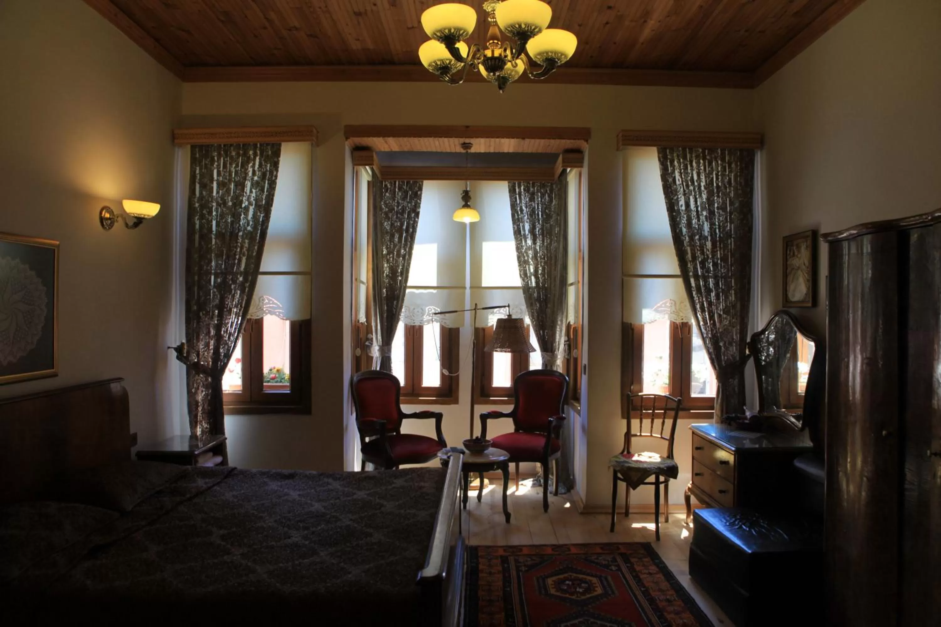 Photo of the whole room, Bed in Tom Square Boutique Hotel