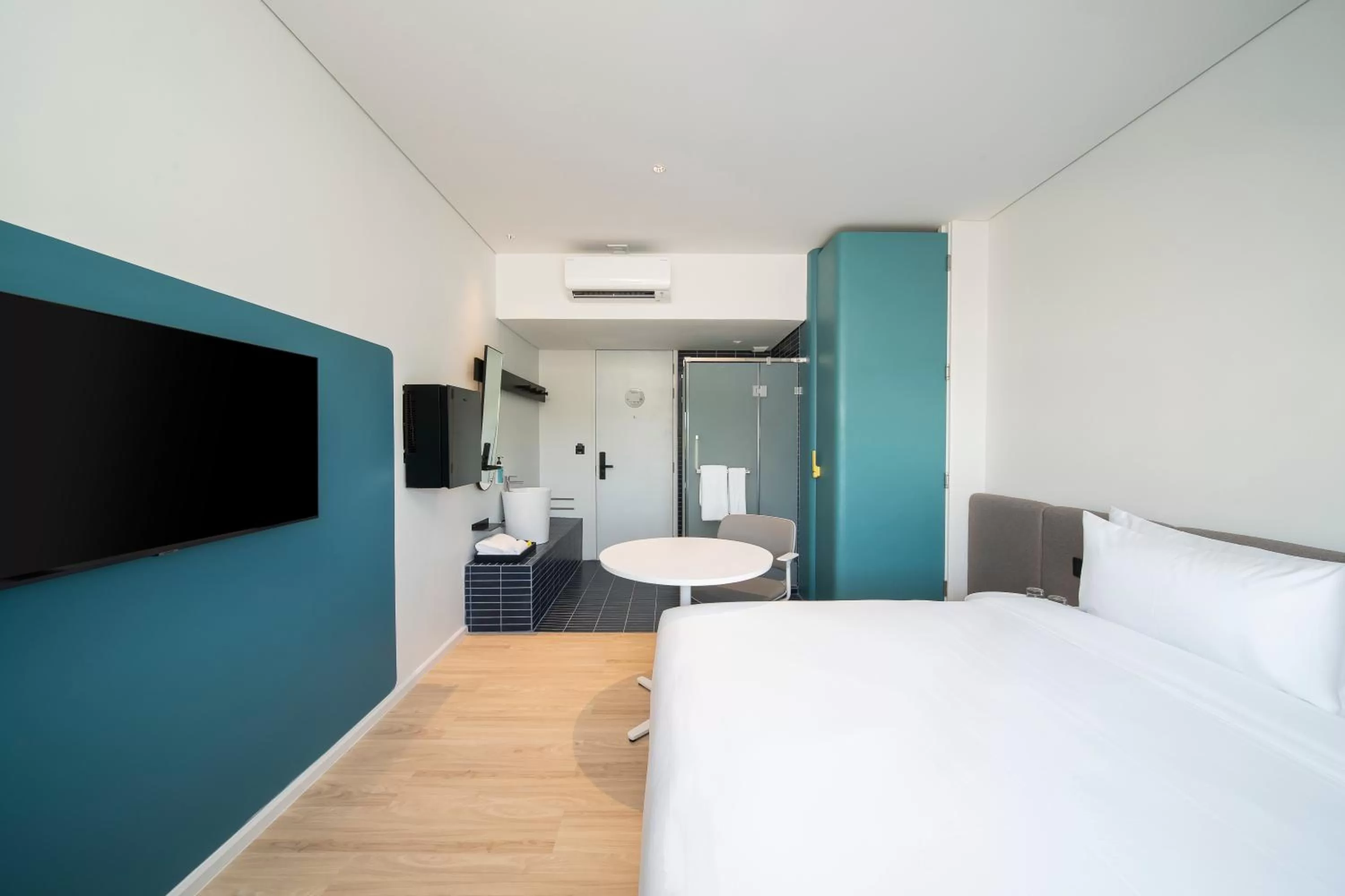 Bed in GO Hotel Bowin at Robinson Lifestyle Bowin