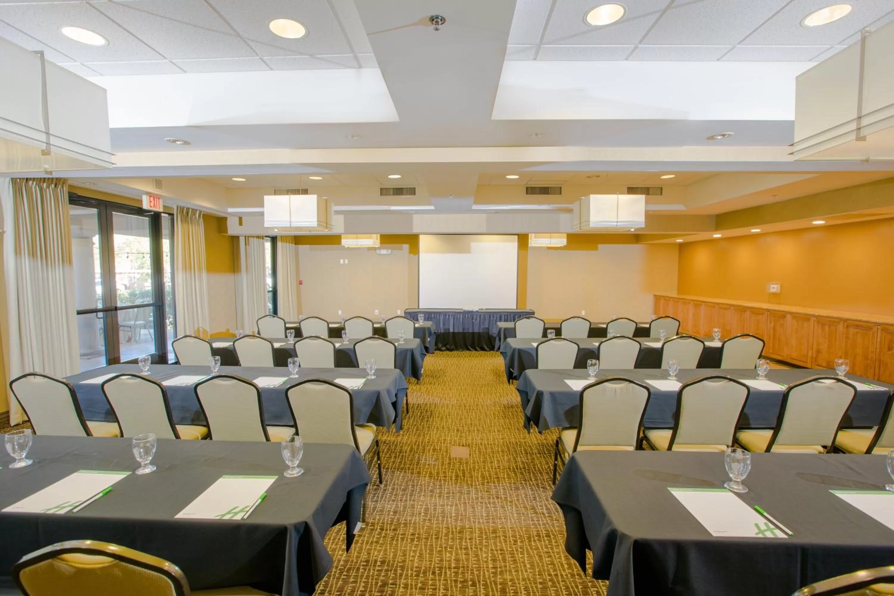 Meeting/conference room in Holiday Inn Phoenix/Chandler by IHG