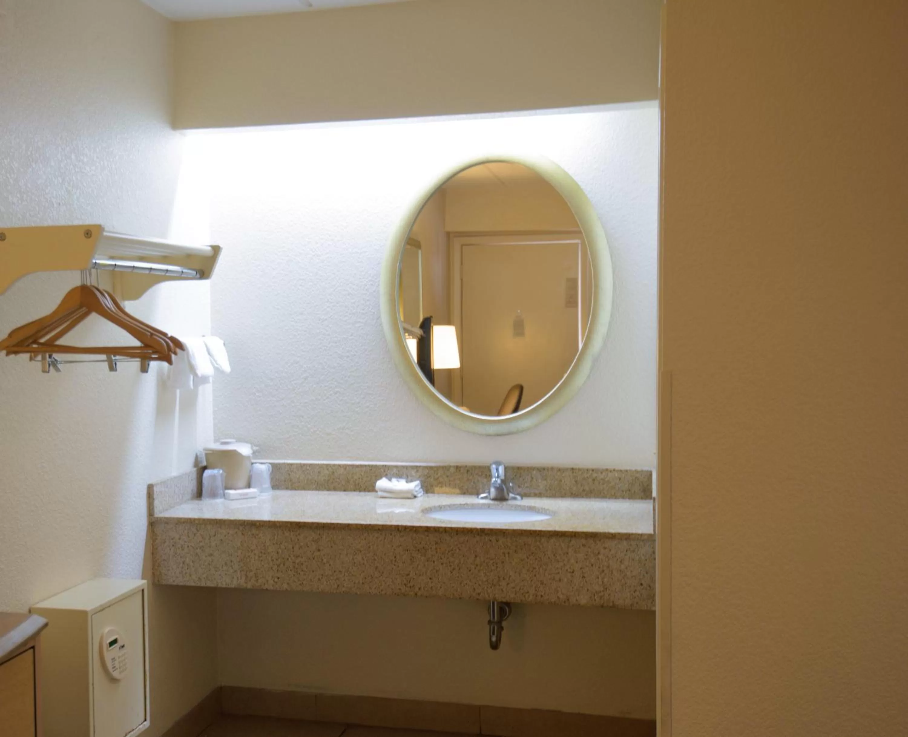 Bathroom in Red Roof Inn Lafayette, LA
