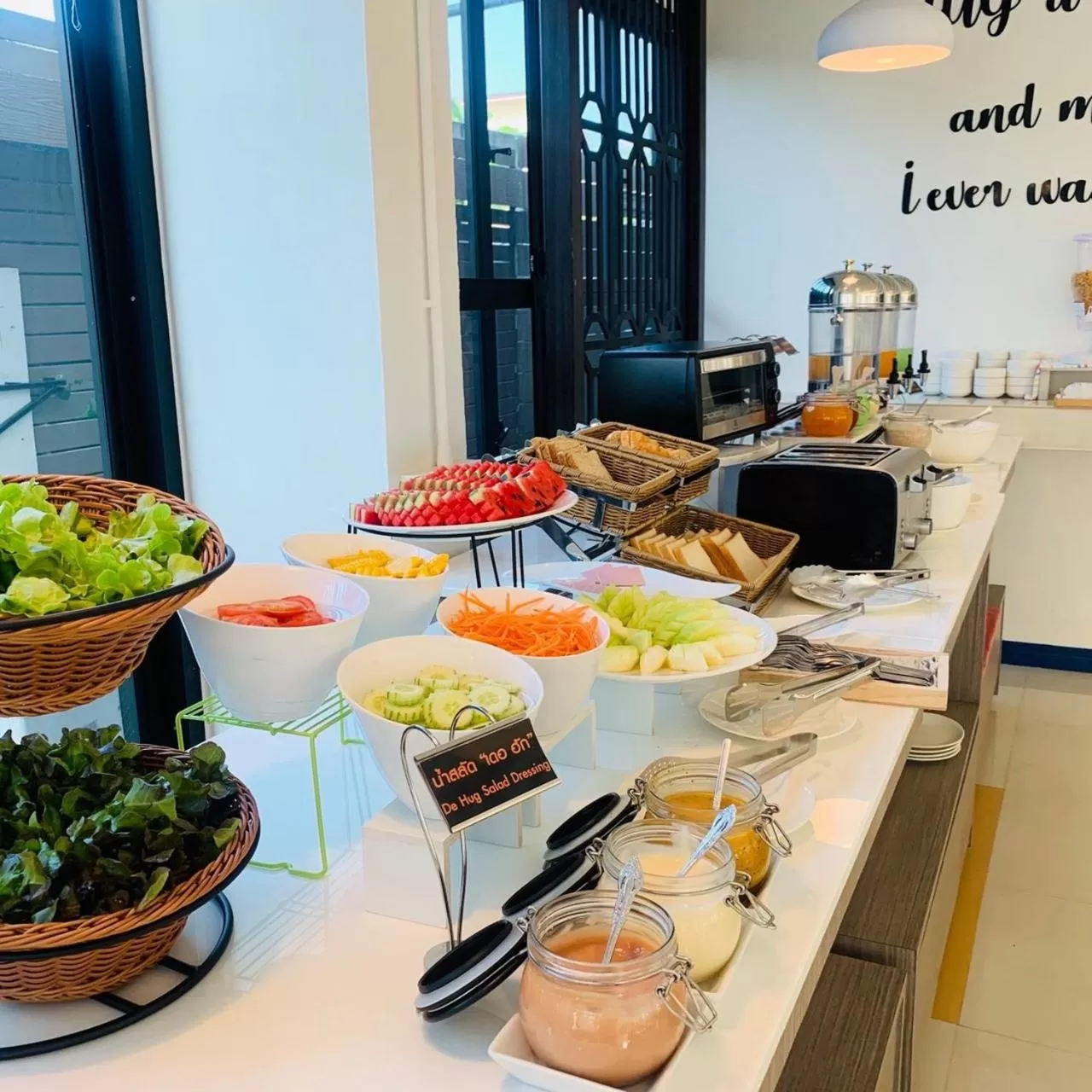 Food and drinks in De Hug Hotel & Residence