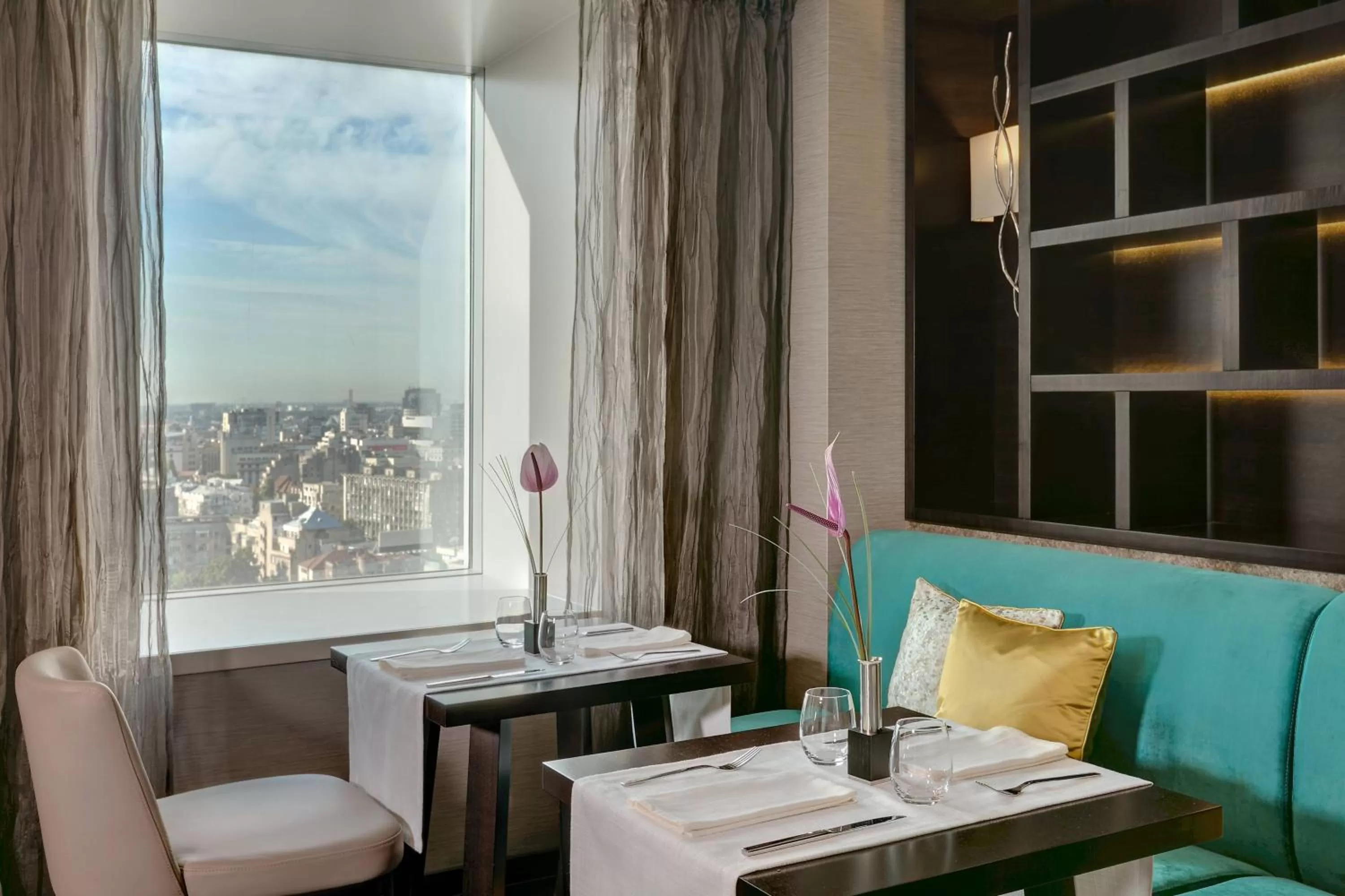 Lounge or bar in Sheraton Bucharest Hotel