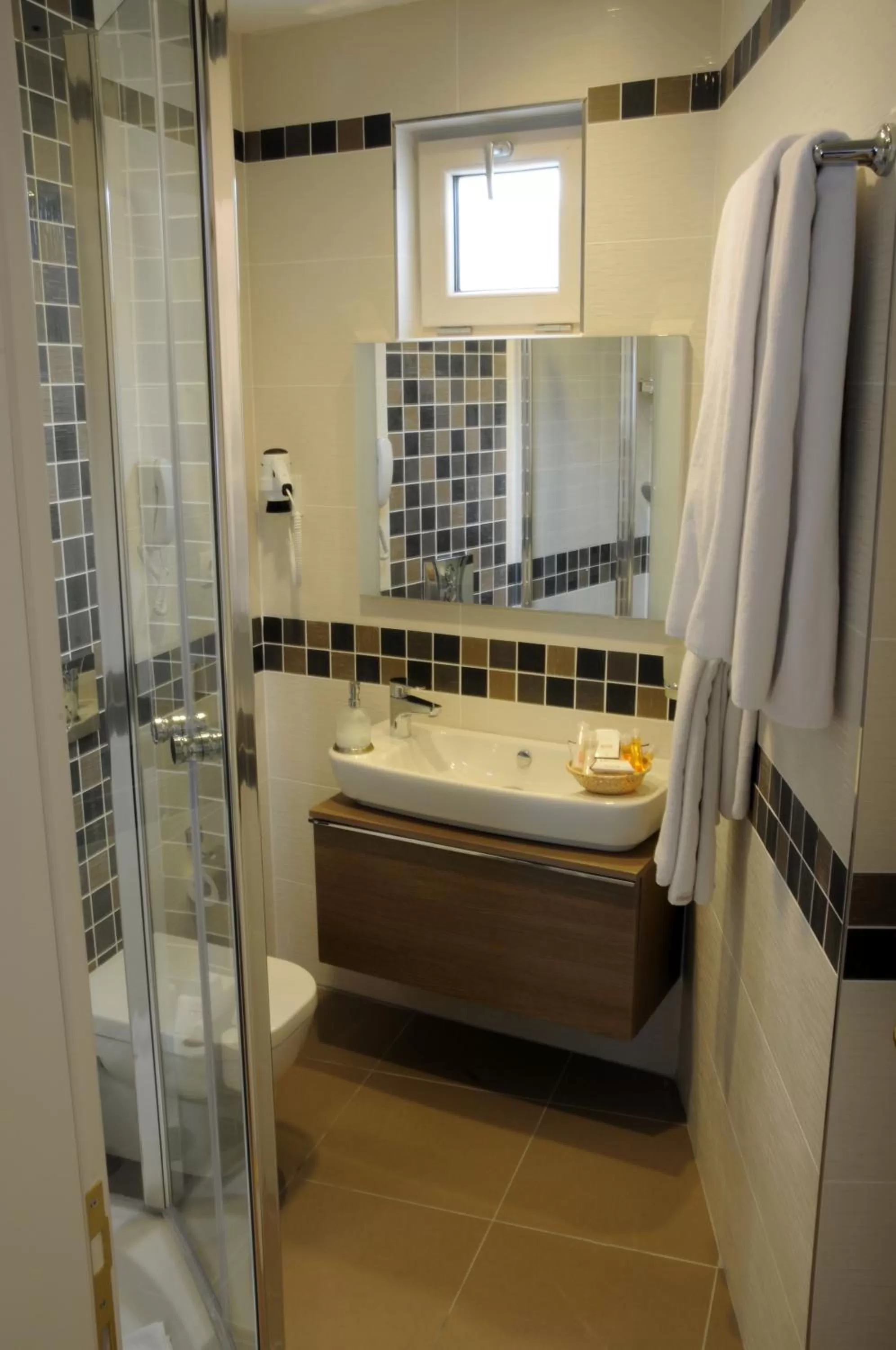 Bathroom in Sarnic Premier Hotel