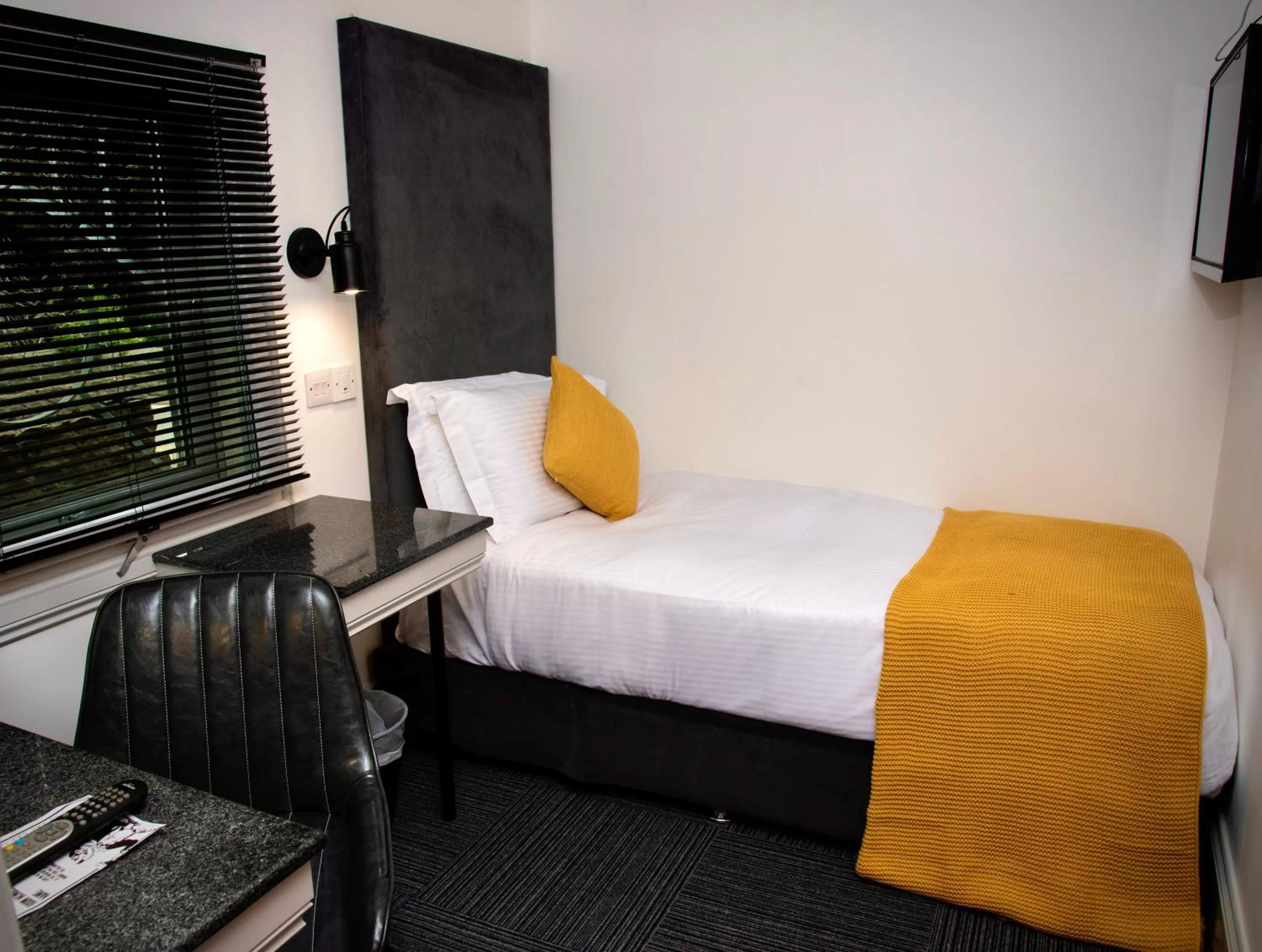 Bed in Siberia Bar & Hotel