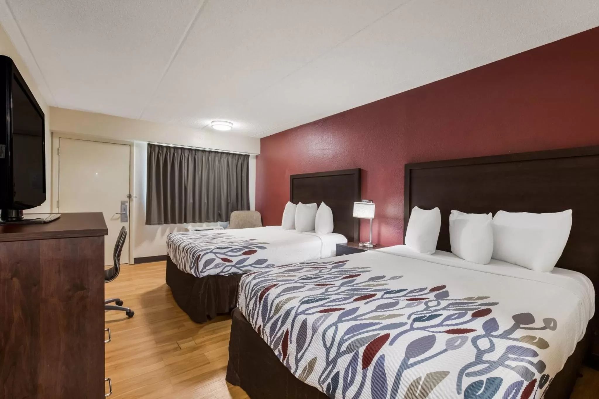 Photo of the whole room, Bed in Red Roof Inn Atlanta South - Morrow