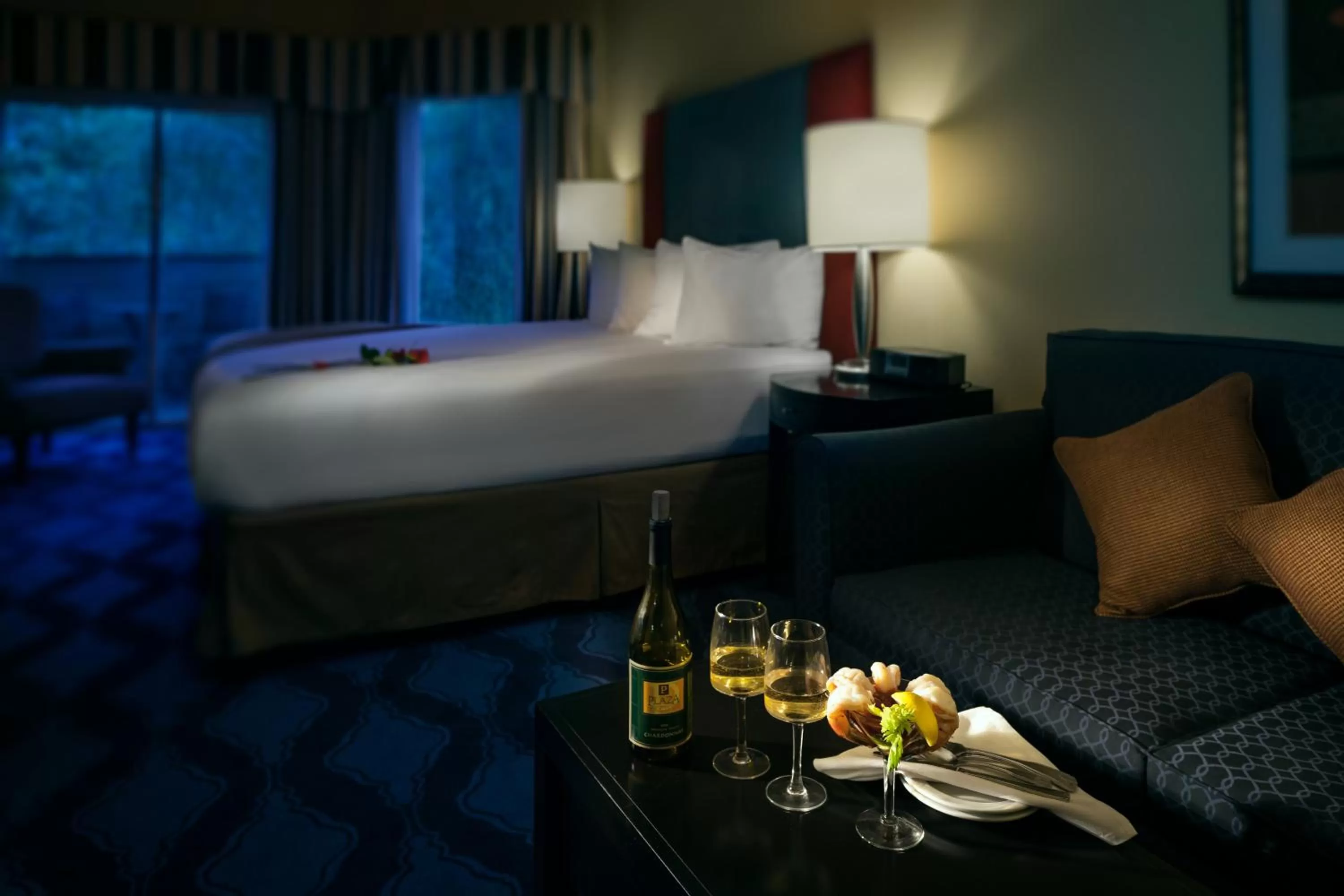 Decorative detail, Bed in Plaza Inn & Suites at Ashland Creek