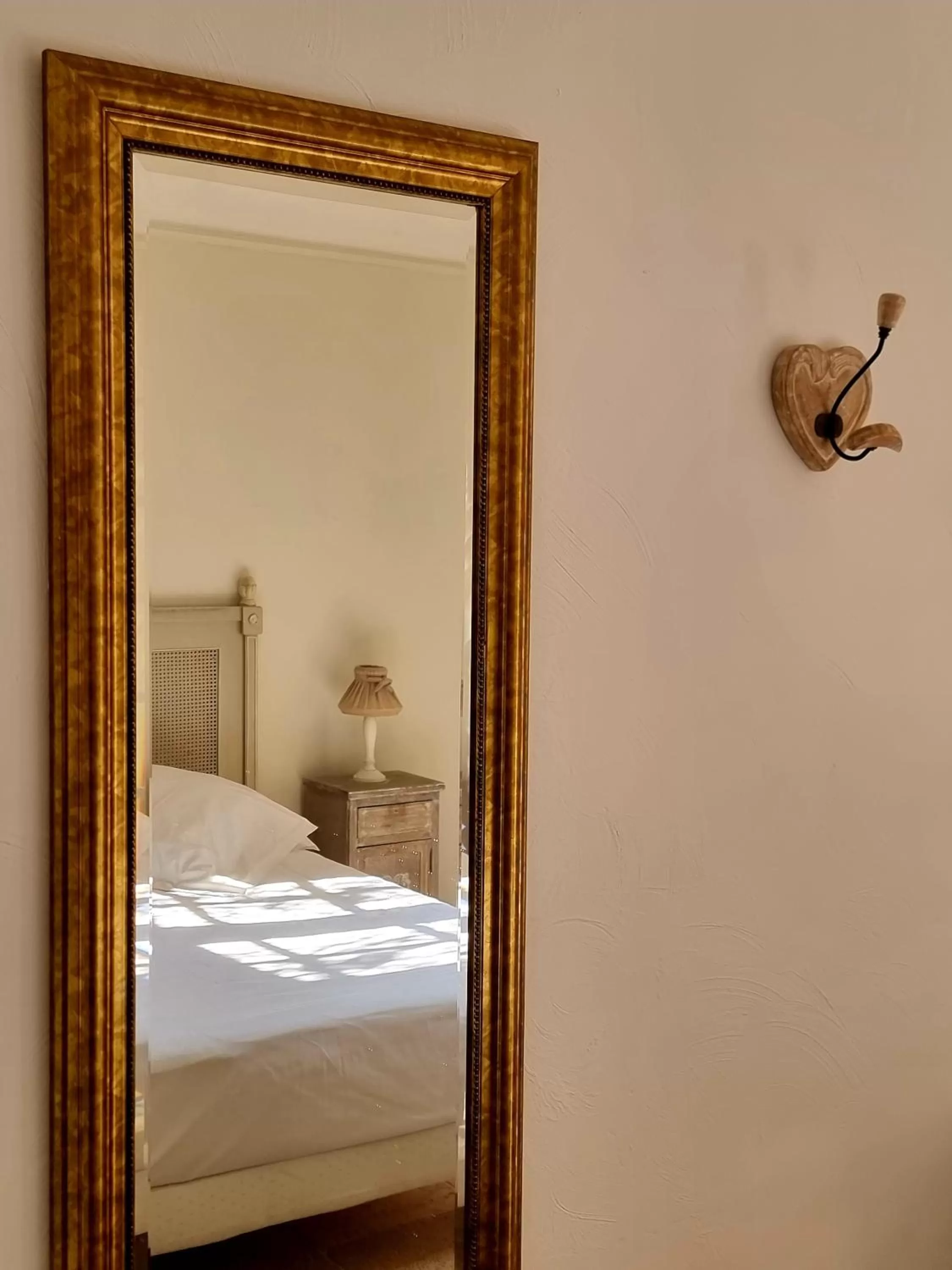 Decorative detail, Bed in Castillon Des Baux