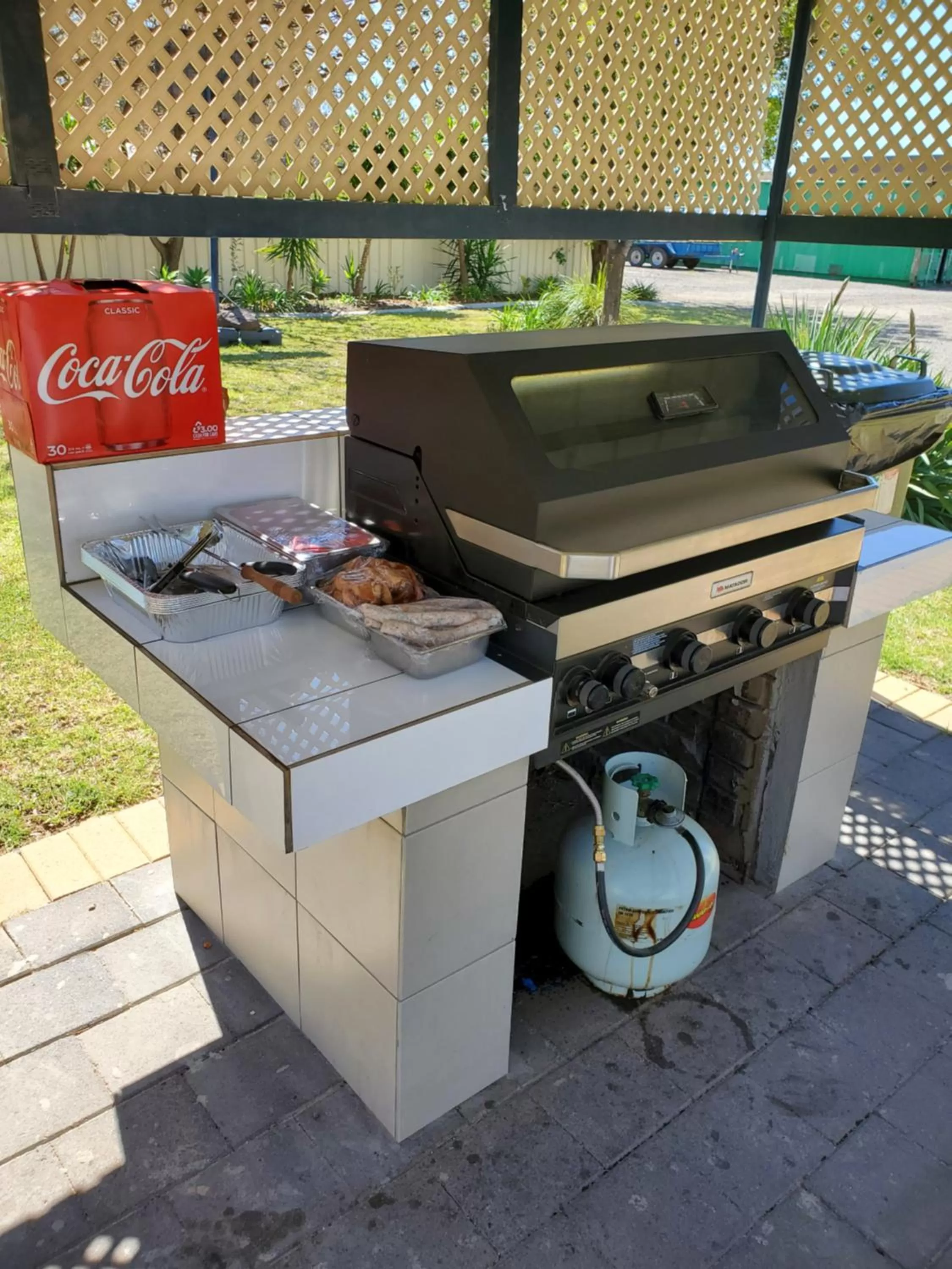 BBQ facilities in Sandors Motor Inn