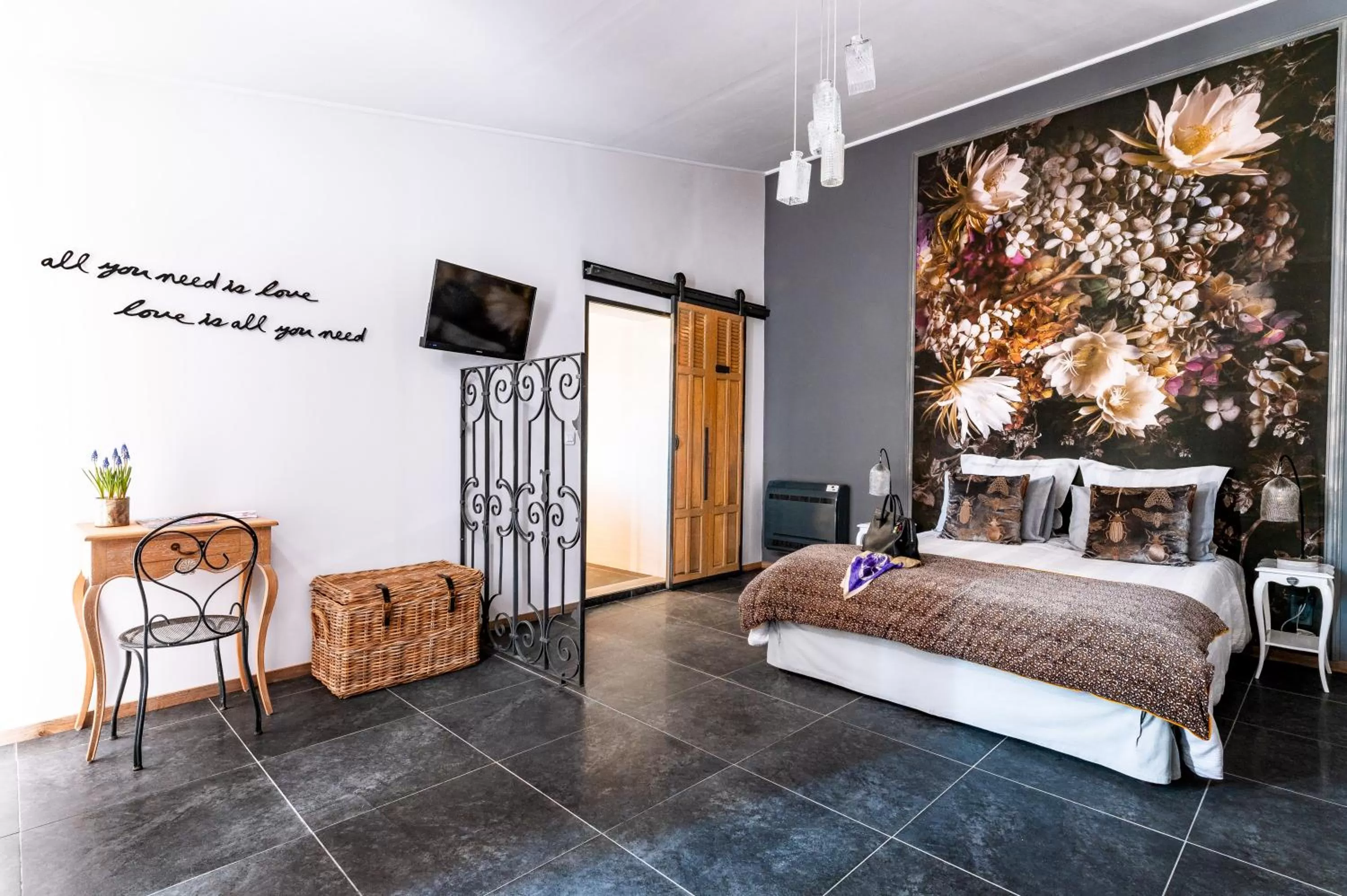 Bedroom in Sous les Platanes B&B